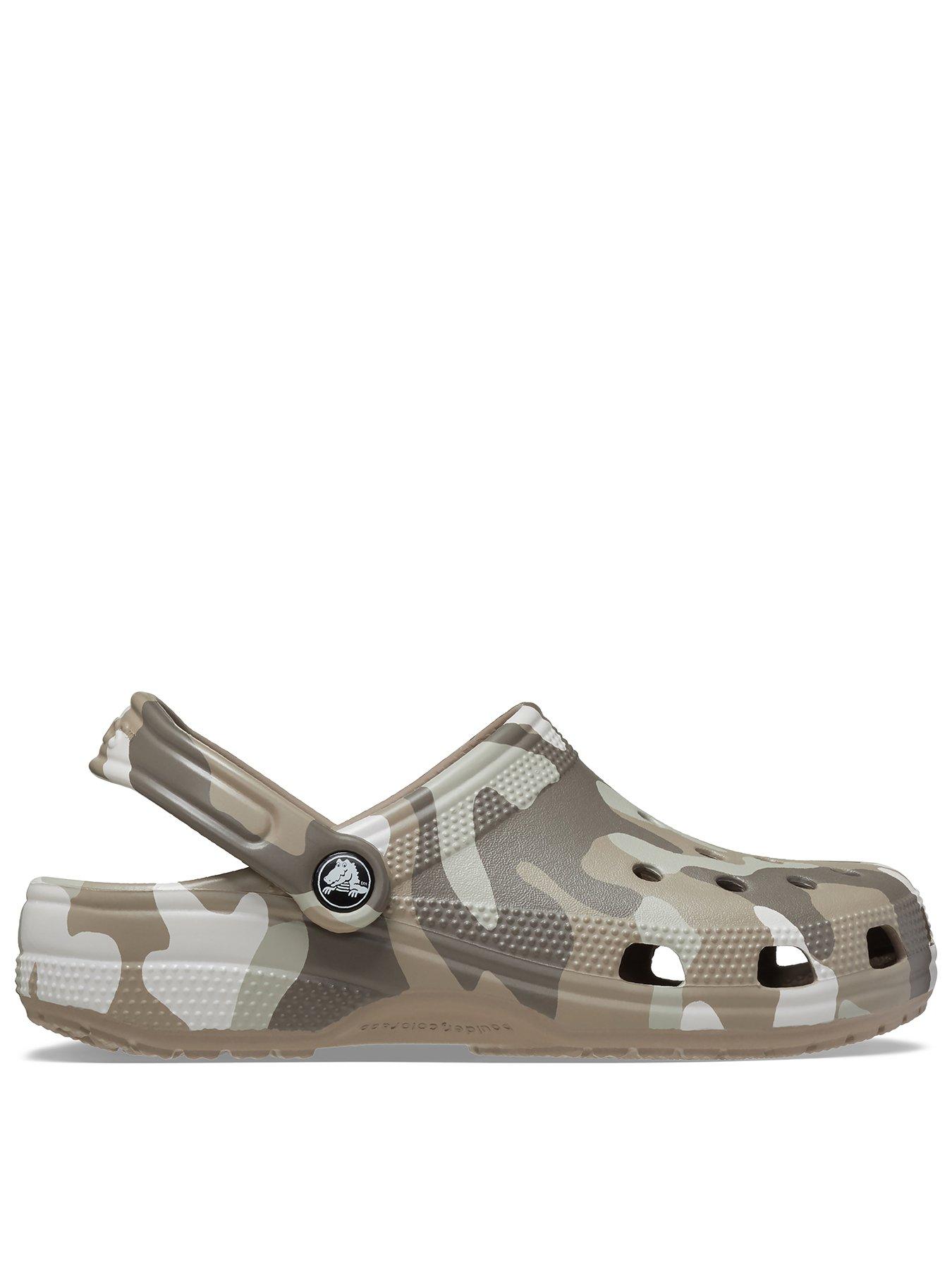 crocs-crocs-classic-printed-camo-clog-mushroom-multi