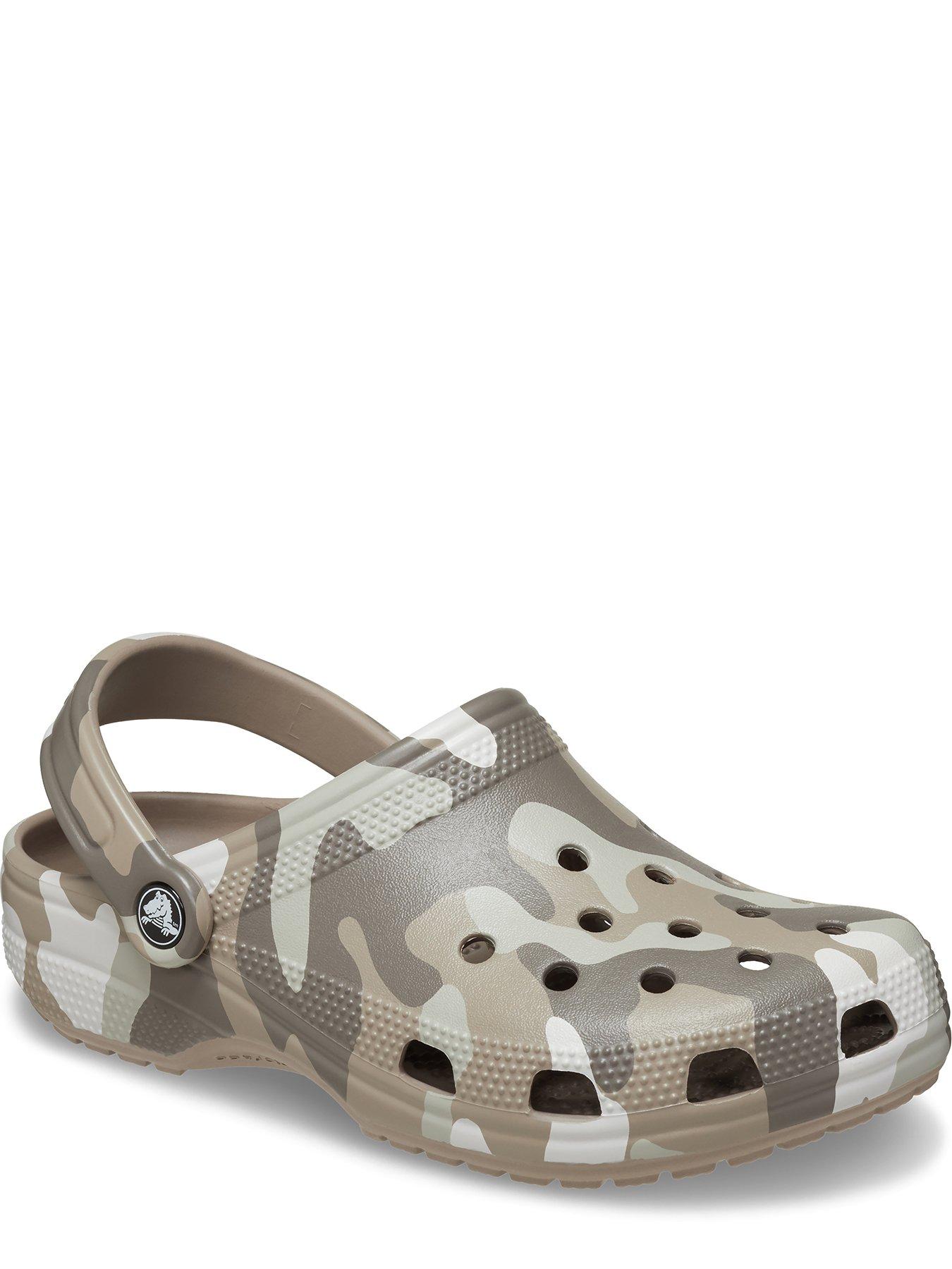 crocs-crocs-classic-printed-camo-clog-mushroom-multistillFront