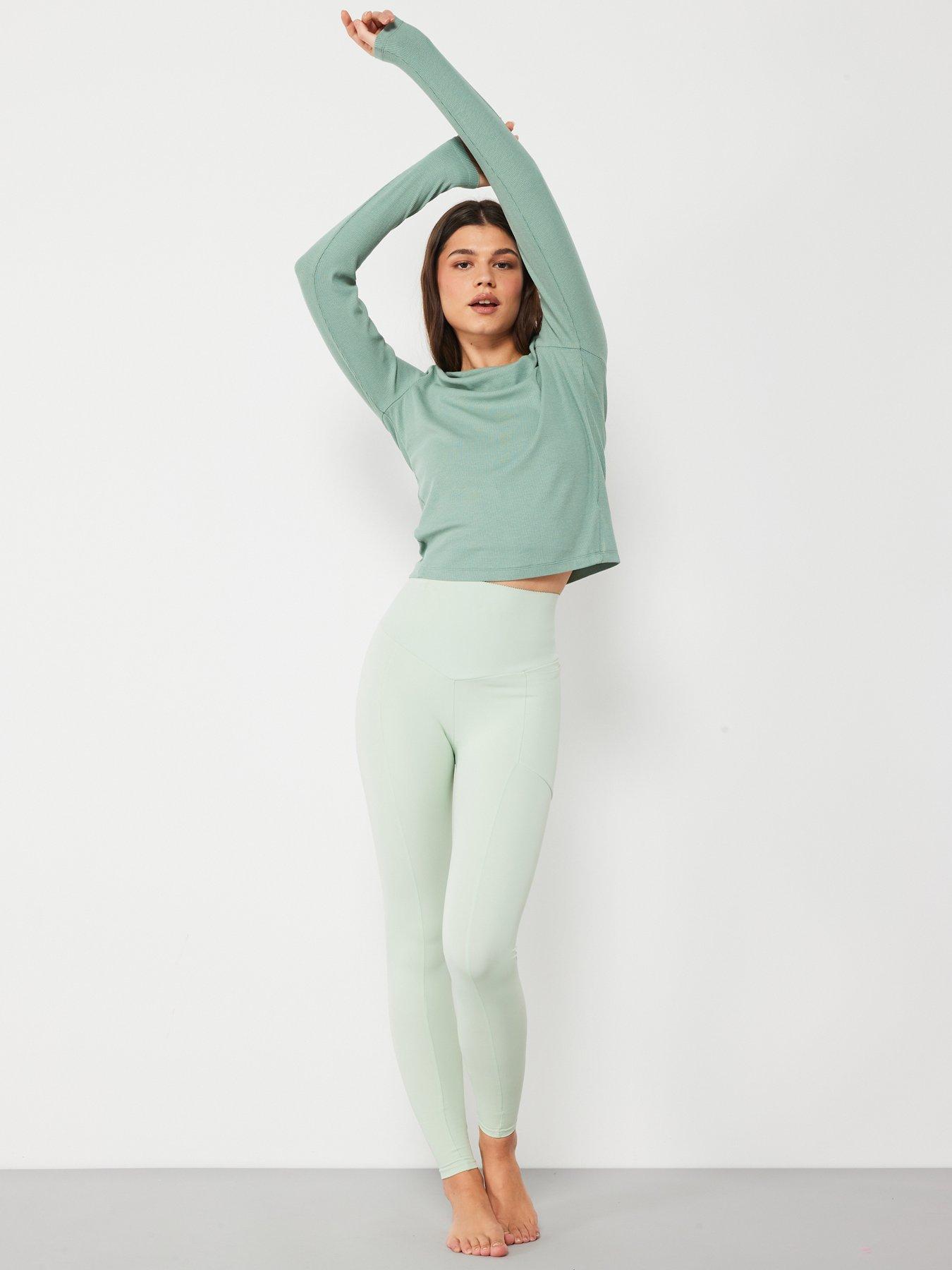 aytee7-x-very-long-sleeve-twist-back-top-greenoutfit