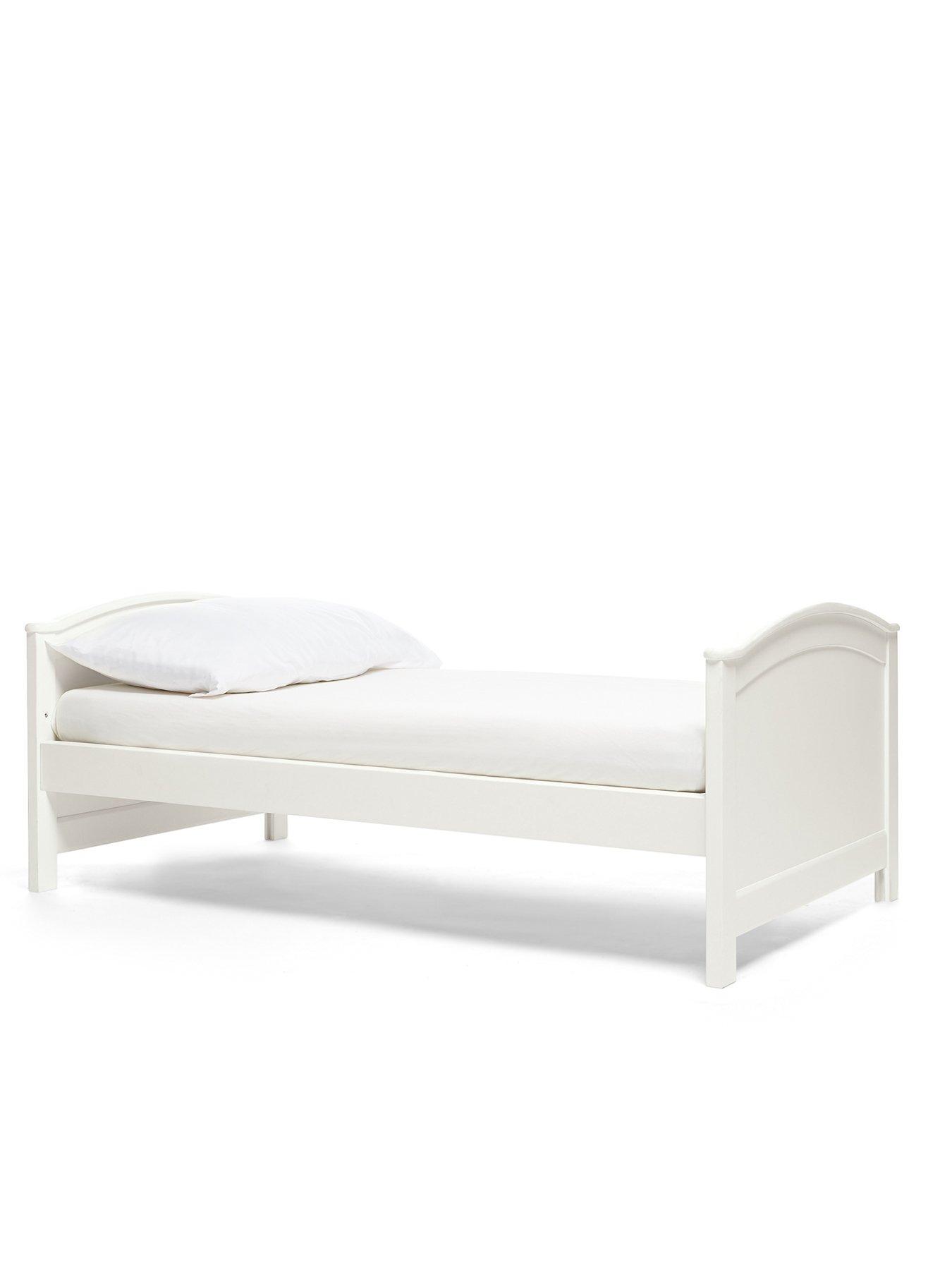 mamas-papas-flyn-3-piece-furniture-range--whitedetail