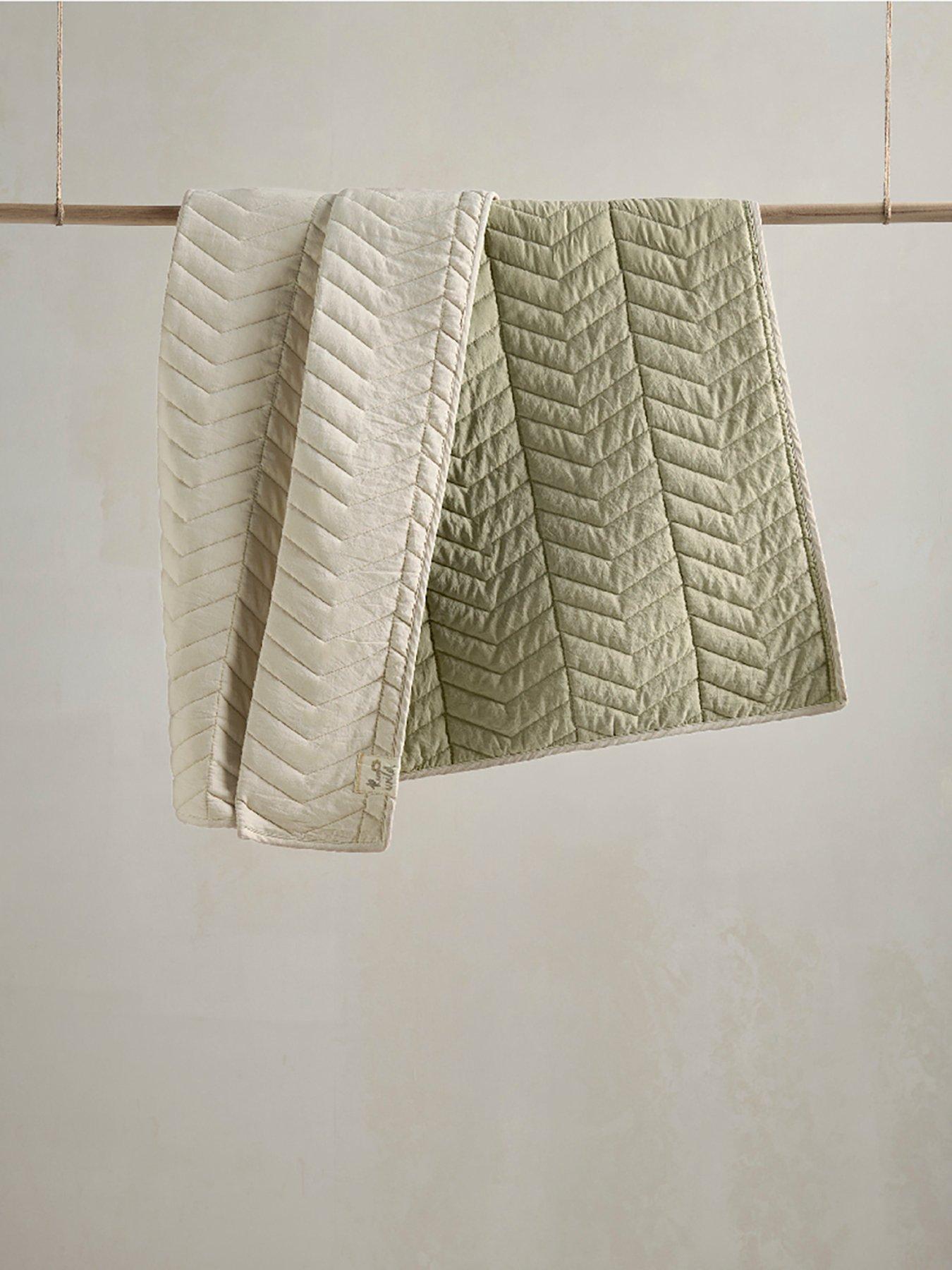 Image 3 of 5 of Mamas & Papas Quilt - Cotbed/Cot - Born to be Wild - Khaki