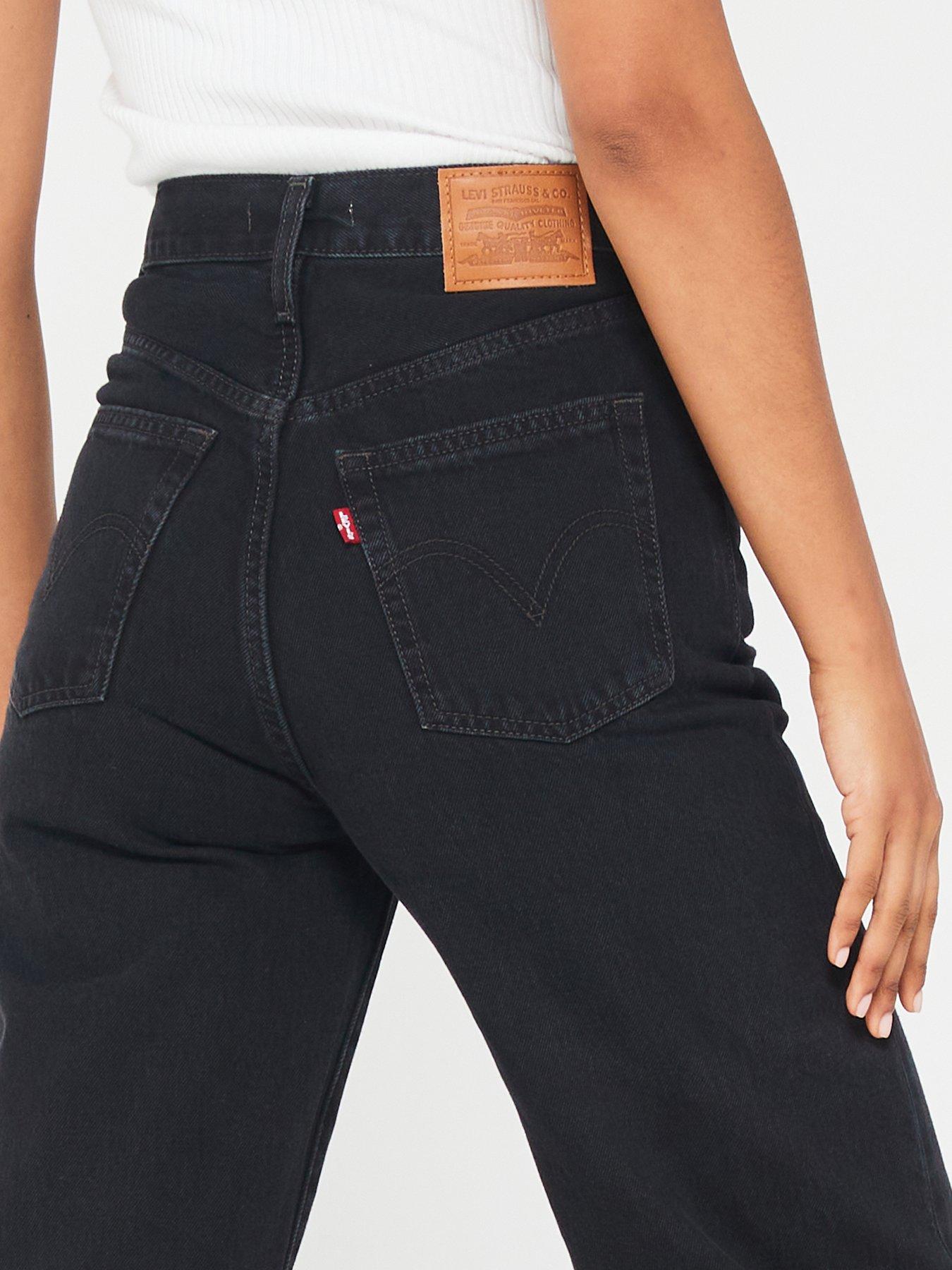 levis-ribcage-wide-leg-jean-rosie-posie-blackoutfit