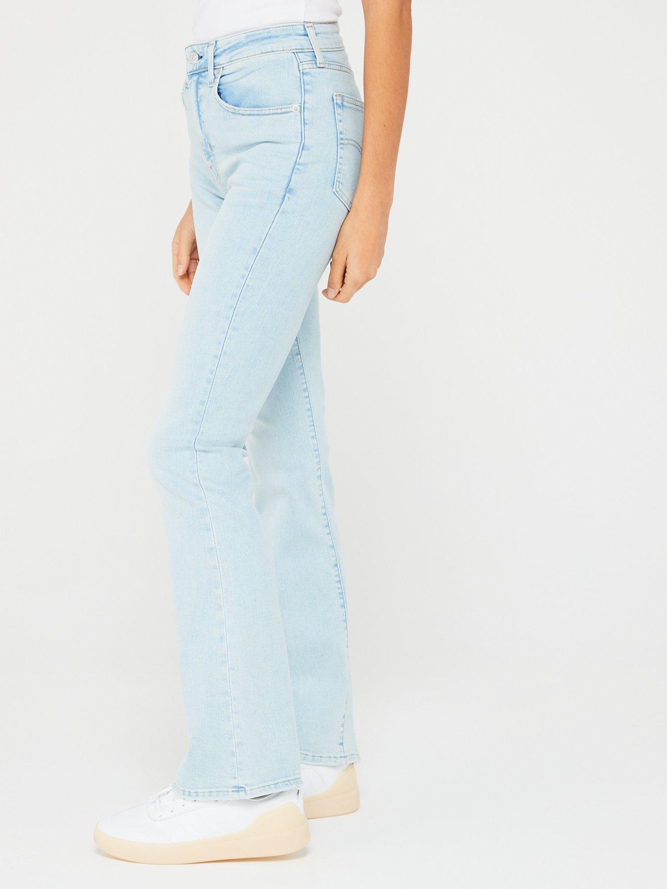 levis-725trade-high-rise-bootcut-jean-blueoutfit