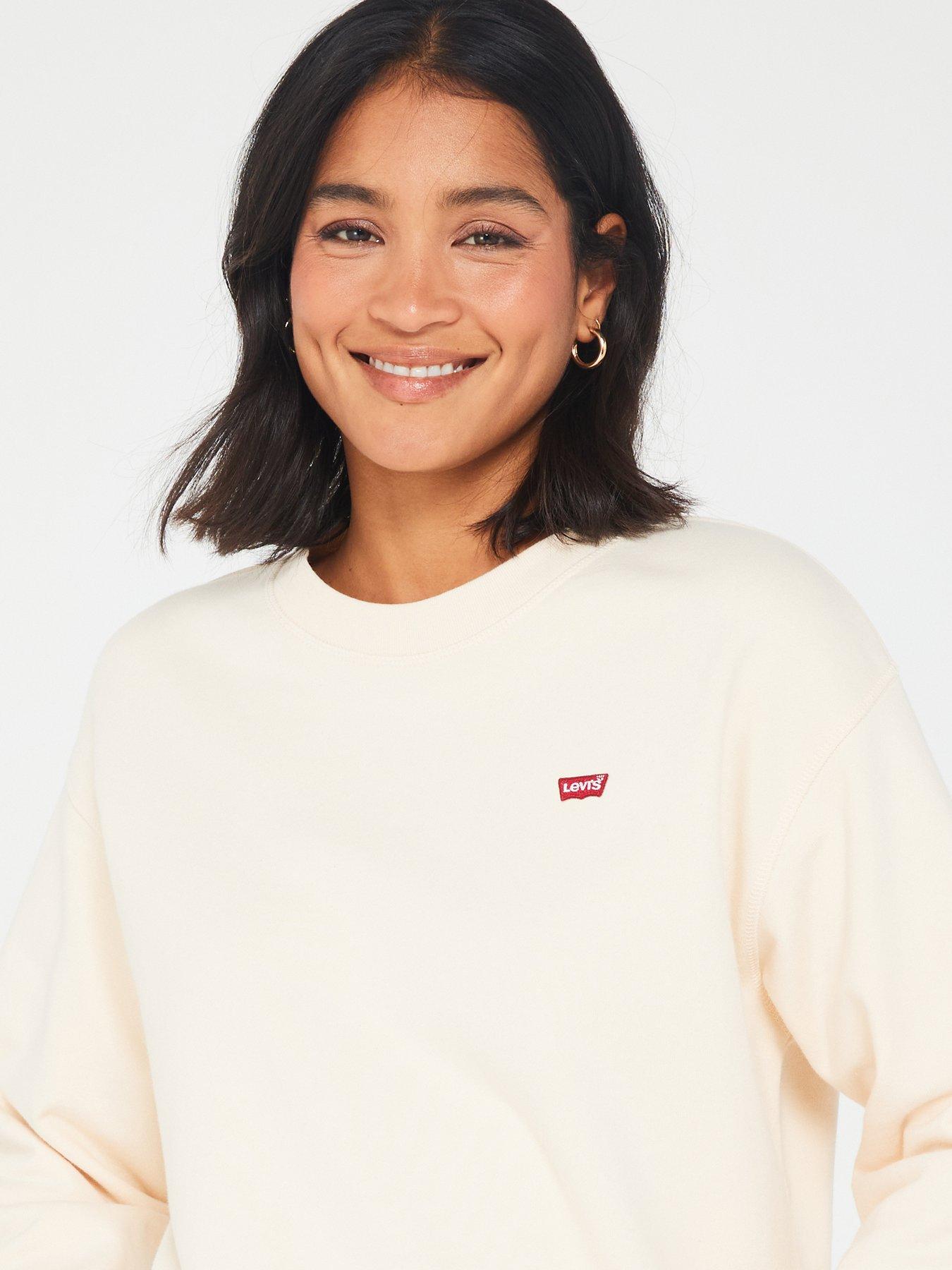 levis-standard-crew-neck-sweatshirt-pearled-ivoryoutfit