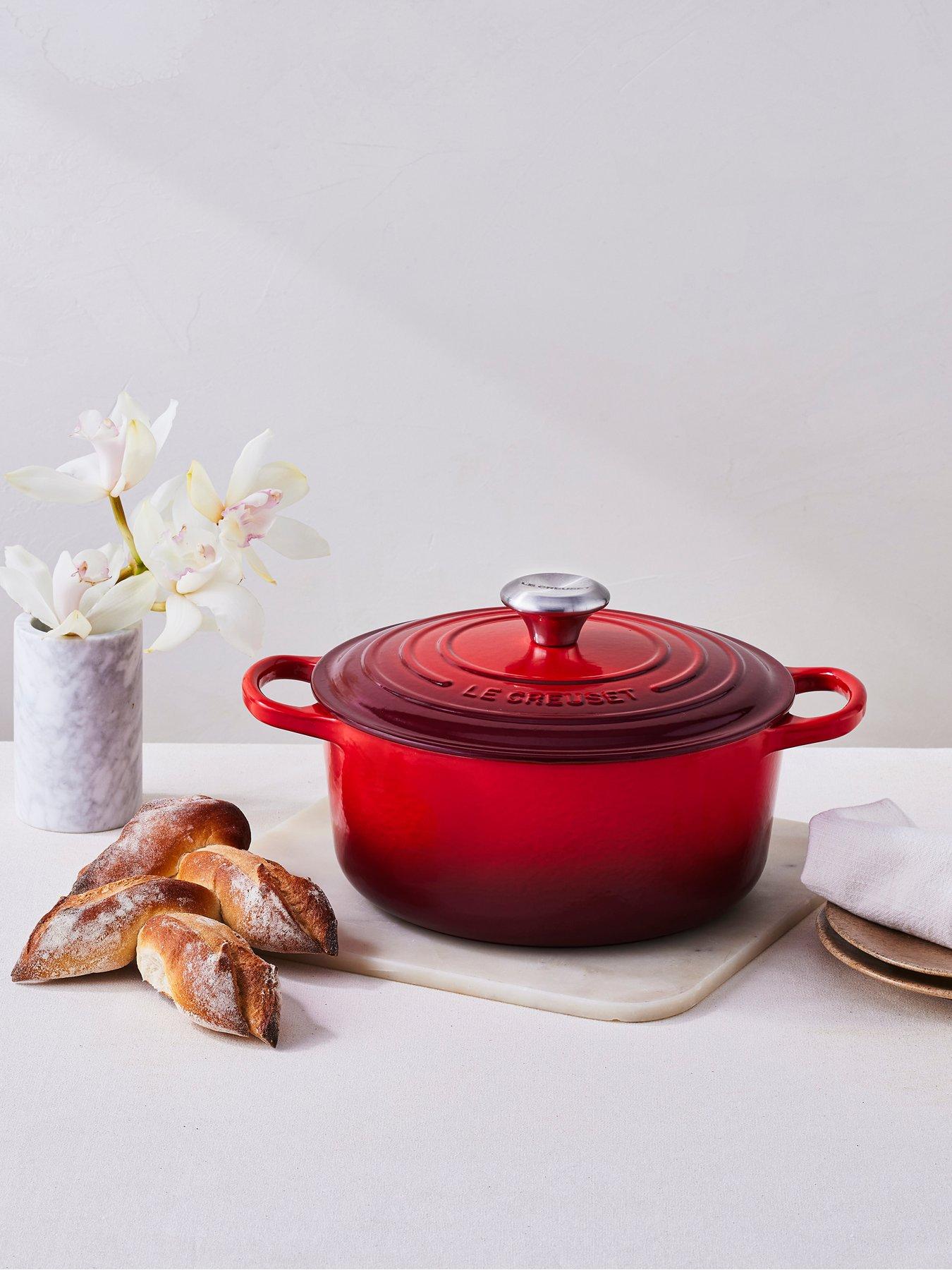 le-creuset-signature-cast-iron-round-26-cm-casserole-in-ceriseback