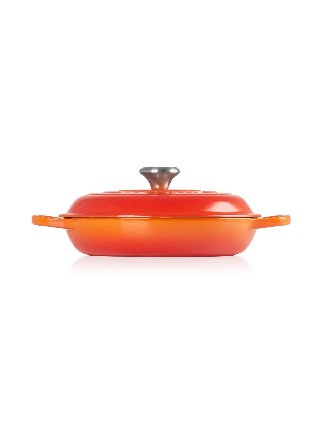 le-creuset-signature-30-cm-shallow-cast-iron-casserole-dishnbspin-volcanicoutfit