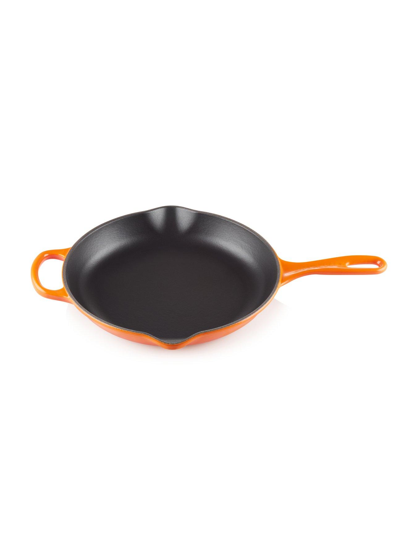 le-creuset-signature-cast-iron-frying-pan-with-metal-handle-in-volcanicback