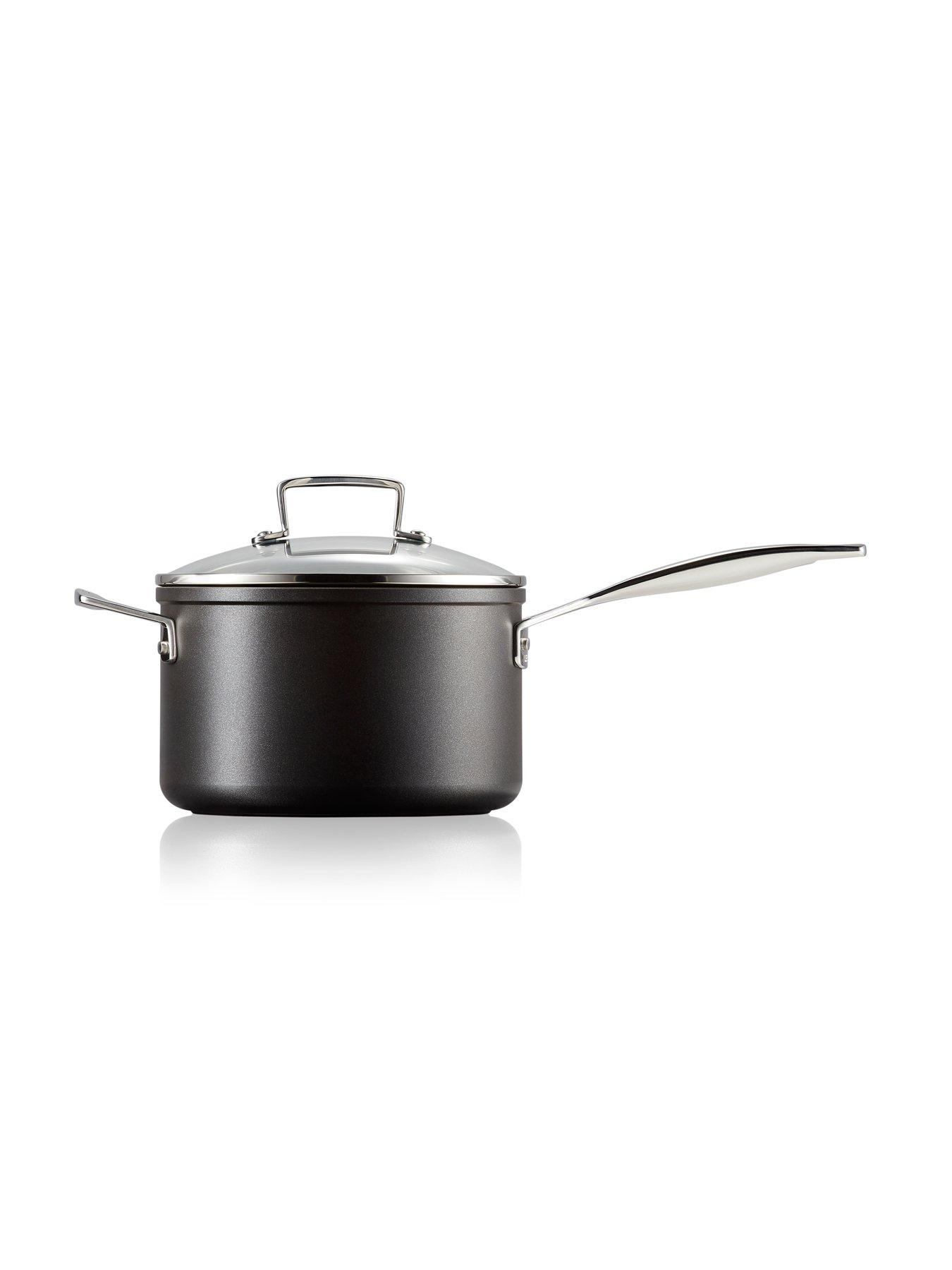 le-creuset-toughened-non-stick-saucepan-20cmoutfit