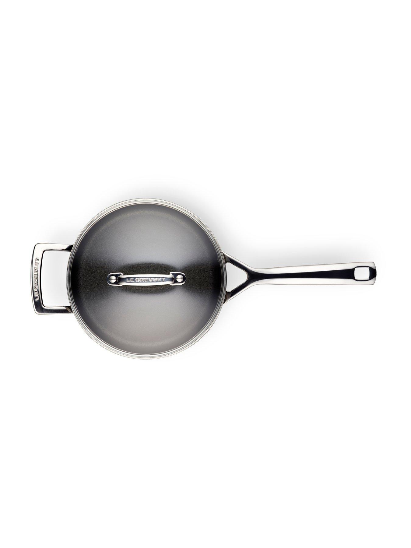 le-creuset-toughened-non-stick-20-cm-saucepan-with-glass-liddetail