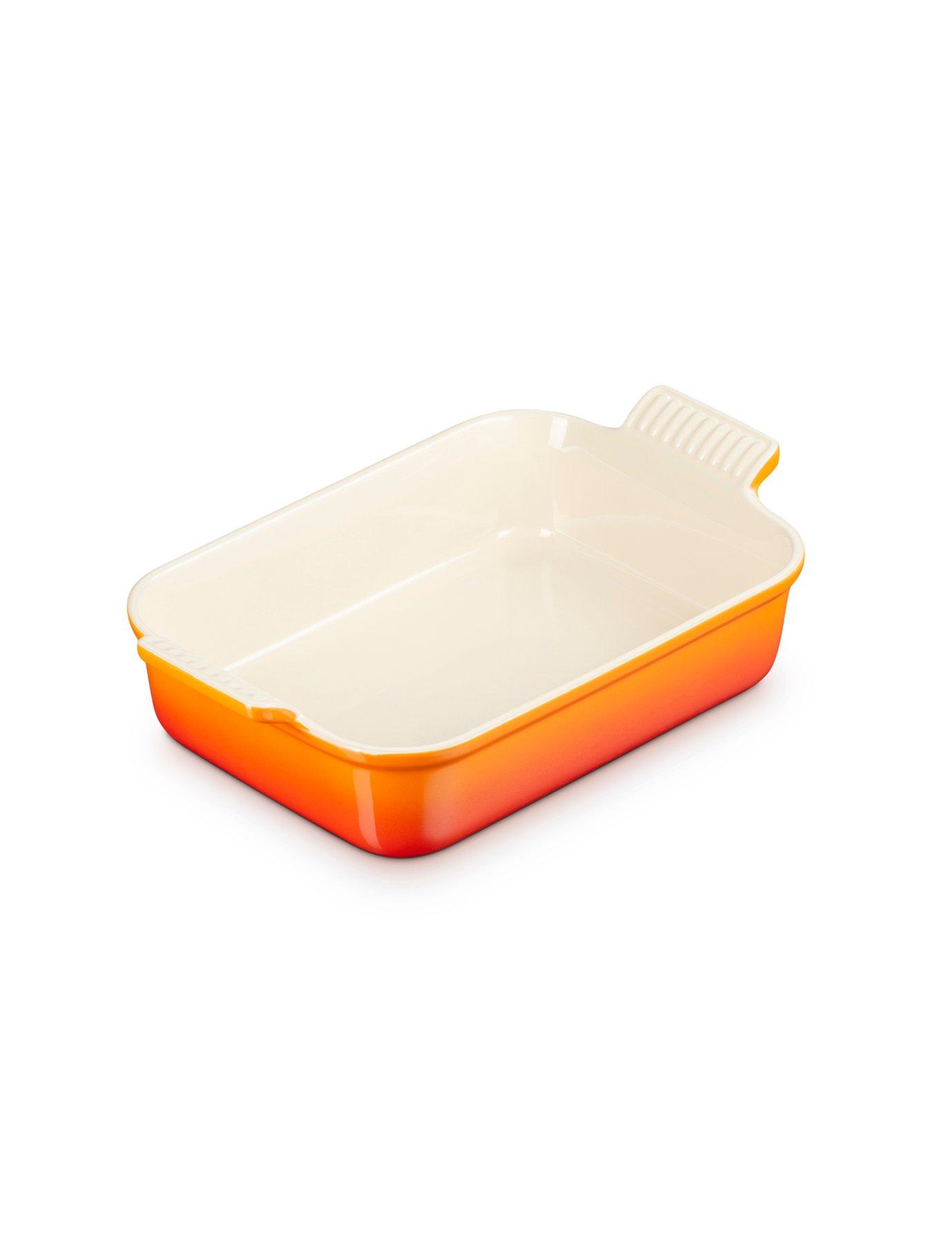 le-creuset-heritage-stoneware-26-cm-medium-rectangular-dish-in-volcanicstillFront