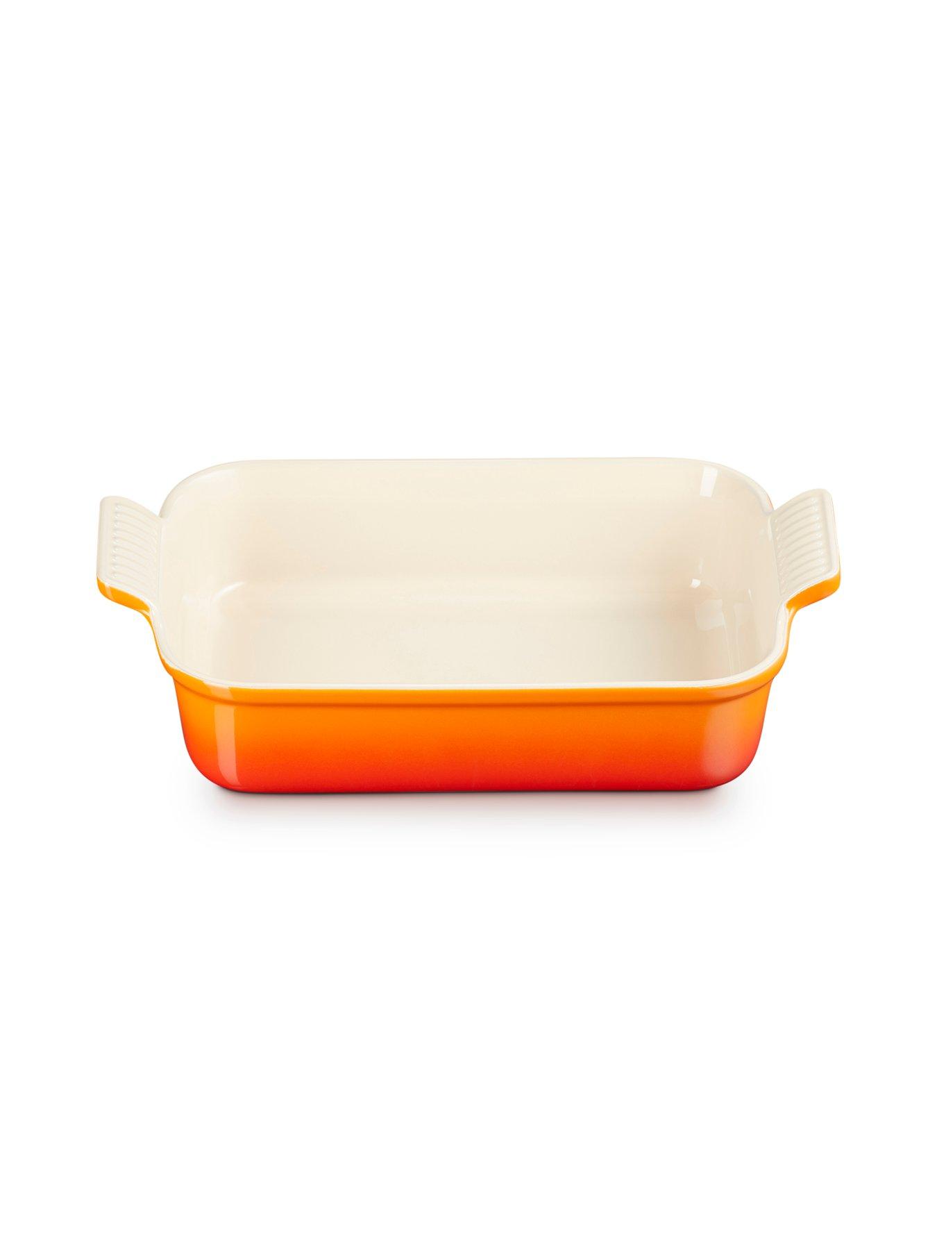 le-creuset-heritage-stoneware-26-cm-medium-rectangular-dish-in-volcanicback