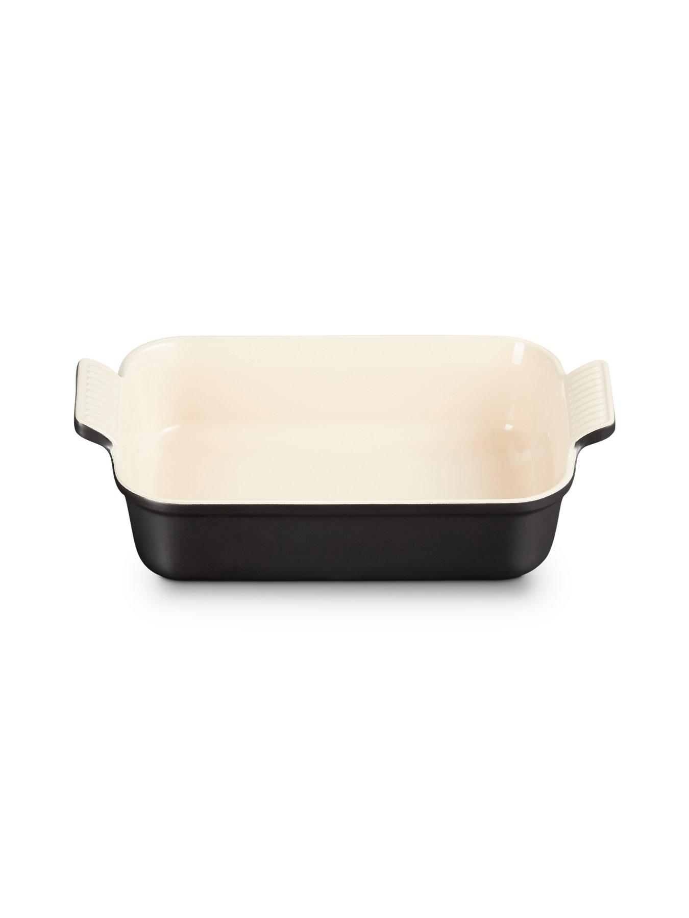 le-creuset-heritage-stoneware-26-cm-medium-rectangular-dish-in-satin-blackstillFront