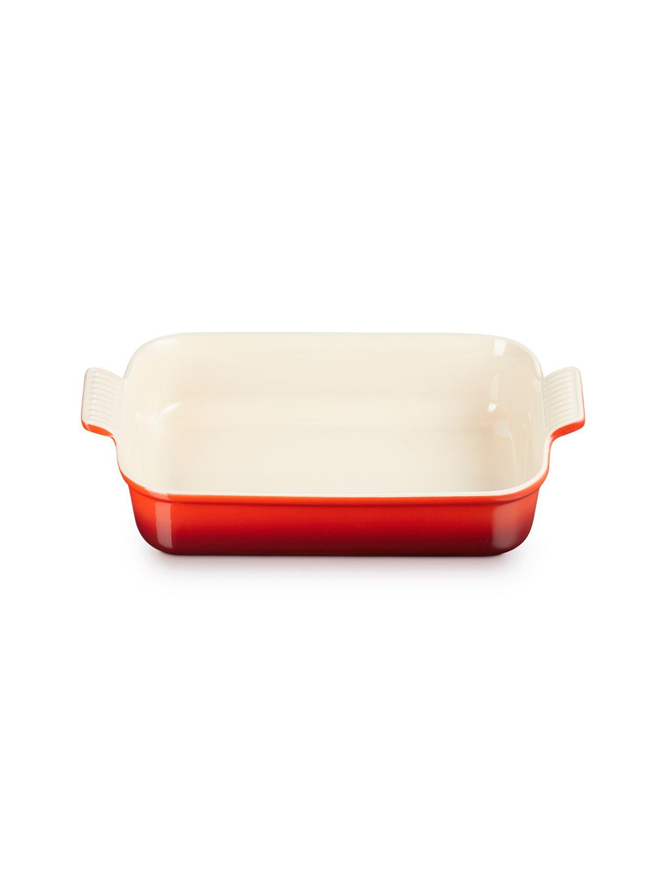 le-creuset-heritage-stoneware-32-cm-large-rectangular-dish-in-ceriseoutfit