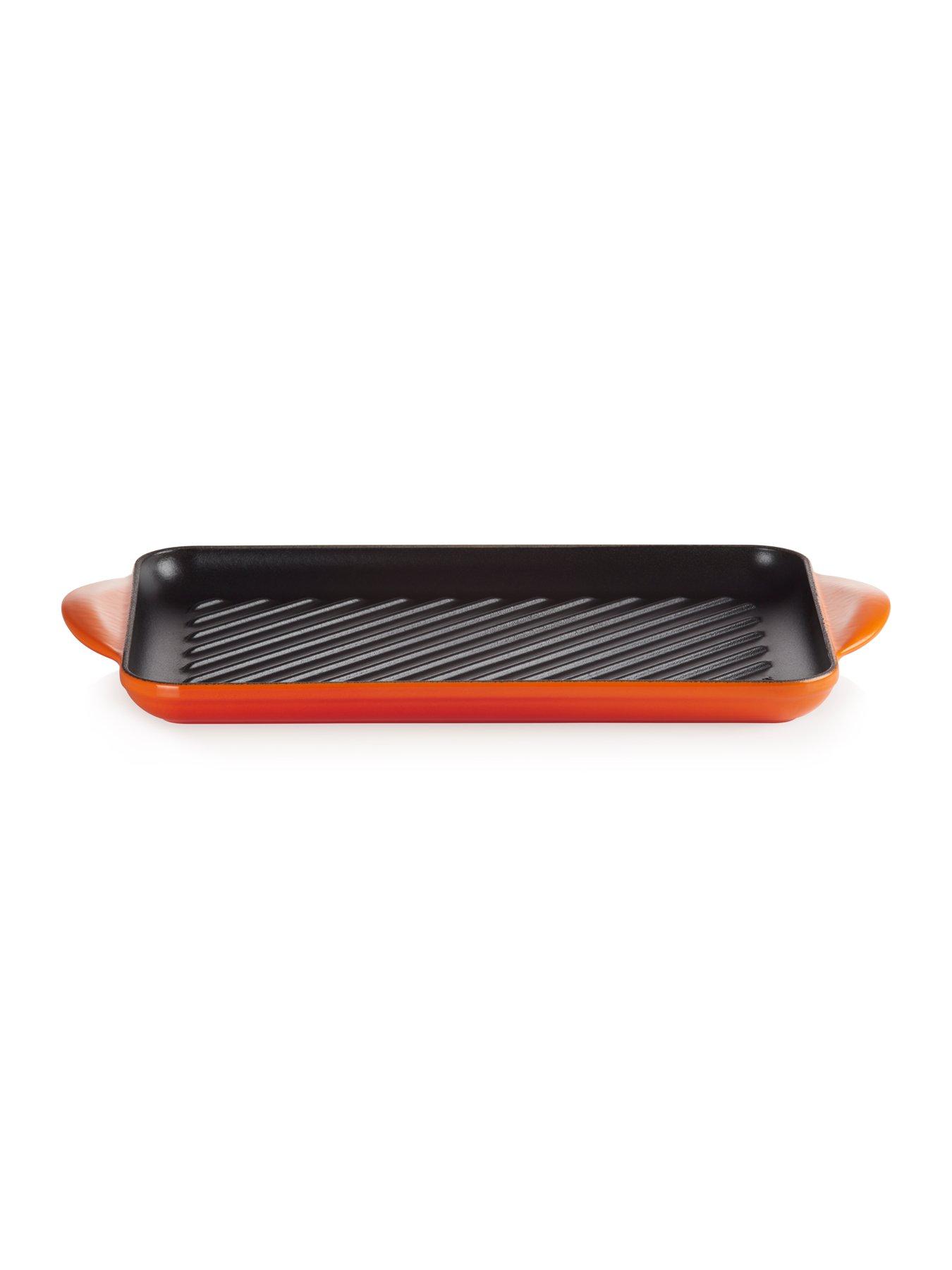 le-creuset-cast-iron-32-cm-rectangular-grill-in-volcanicoutfit