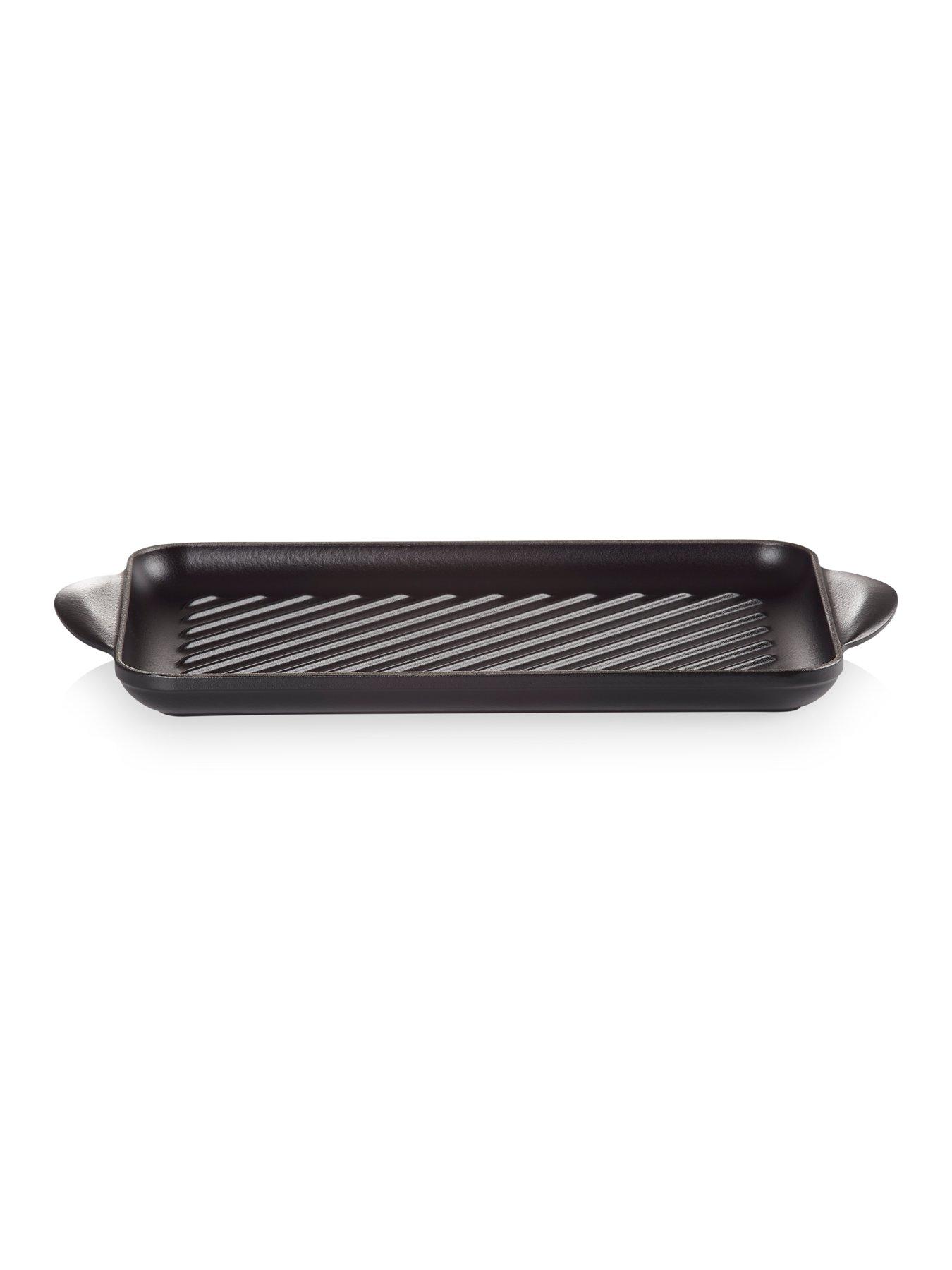 le-creuset-cast-iron-32-cm-rectangular-grill-in-satin-blackstillFront