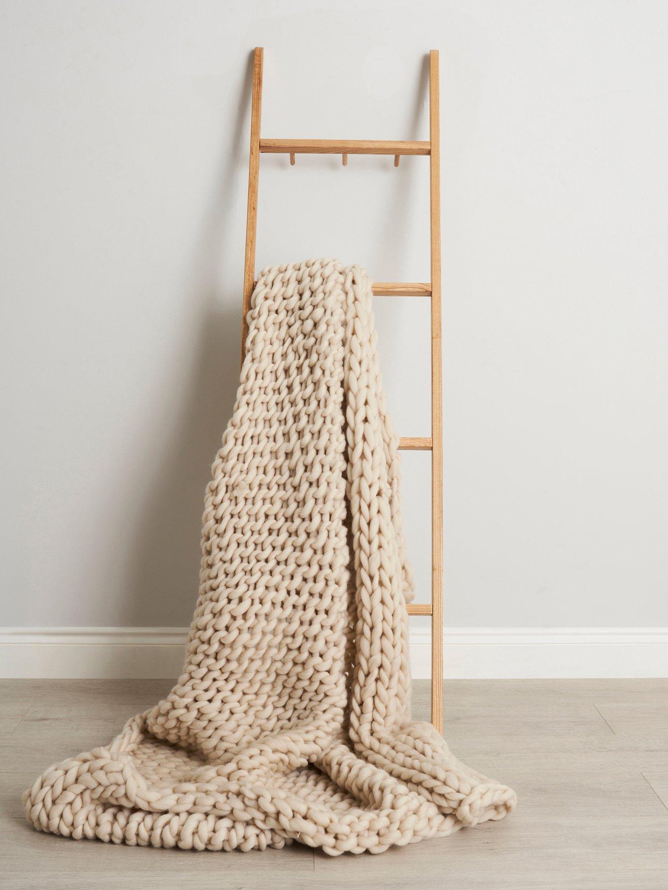 very-home-x-laura-byrnesnbspchunky-knit-cable-throw