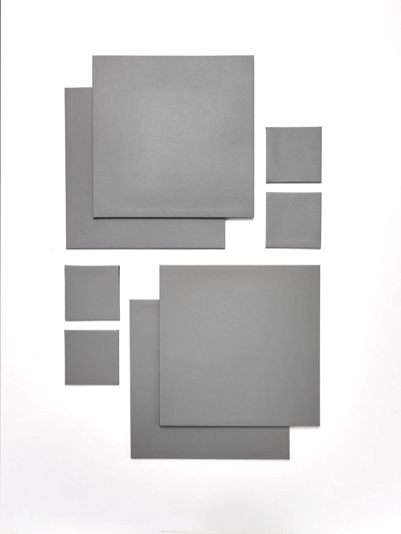 very-home-reversible-faux-leather-placemats-and-coastersnbsp-8-piece-set-in-grey-and-blackoutfit