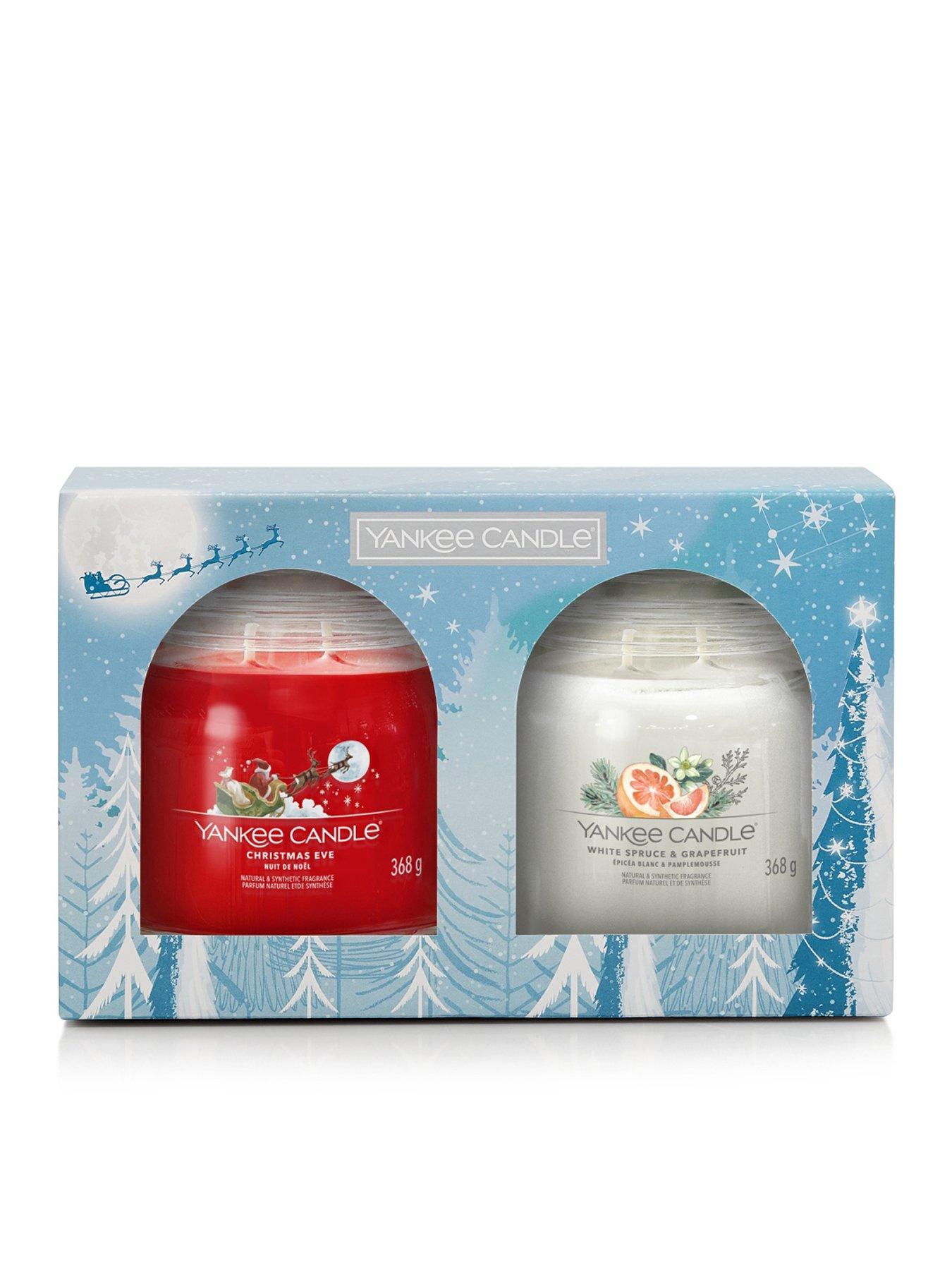 Yankee Candle Signature Christmas Gift Set – contains 2 Medium Jar Candles