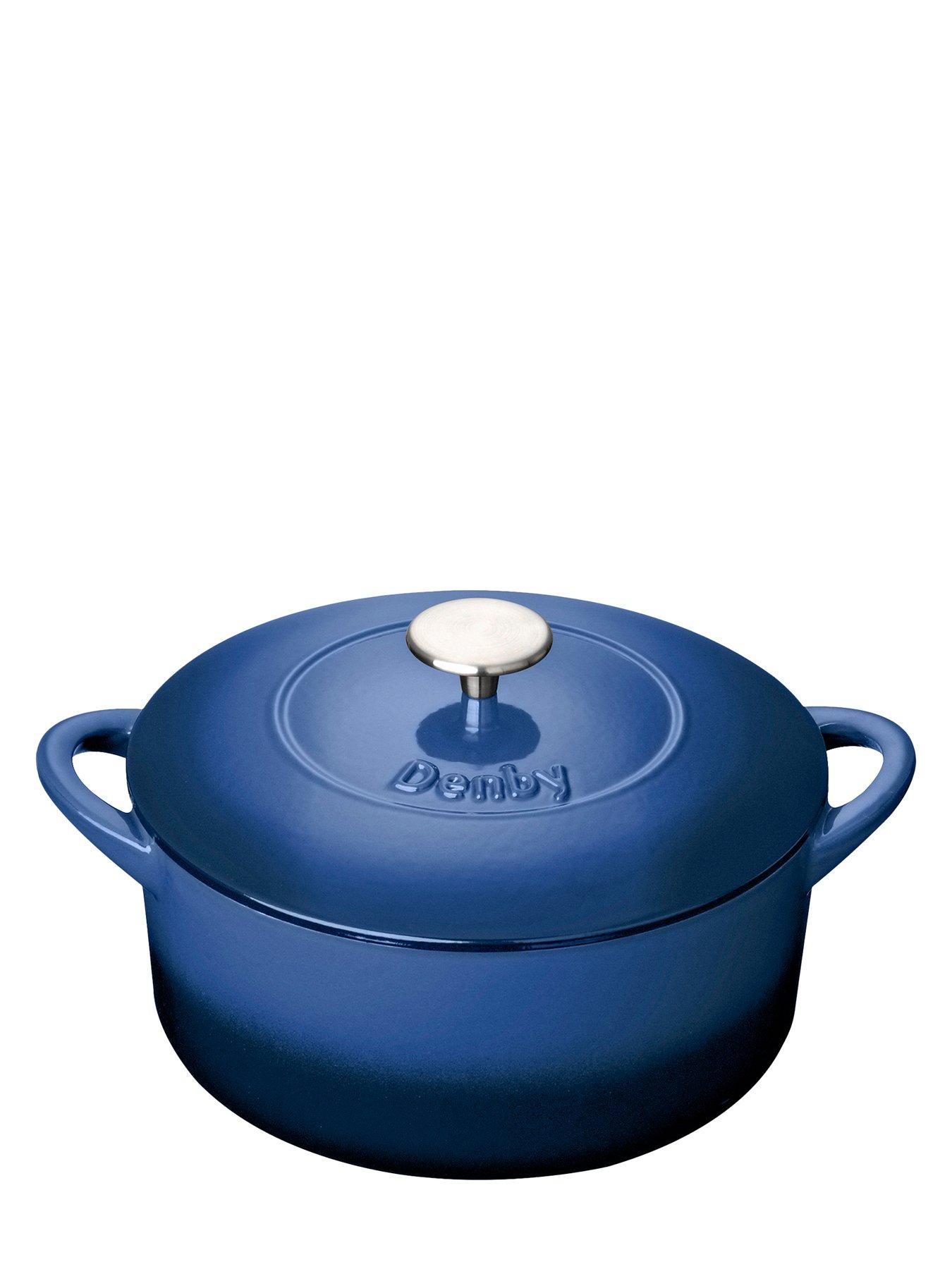 denby-26-cm-round-cast-iron-casserole-pot-in-cobalt-blueoutfit