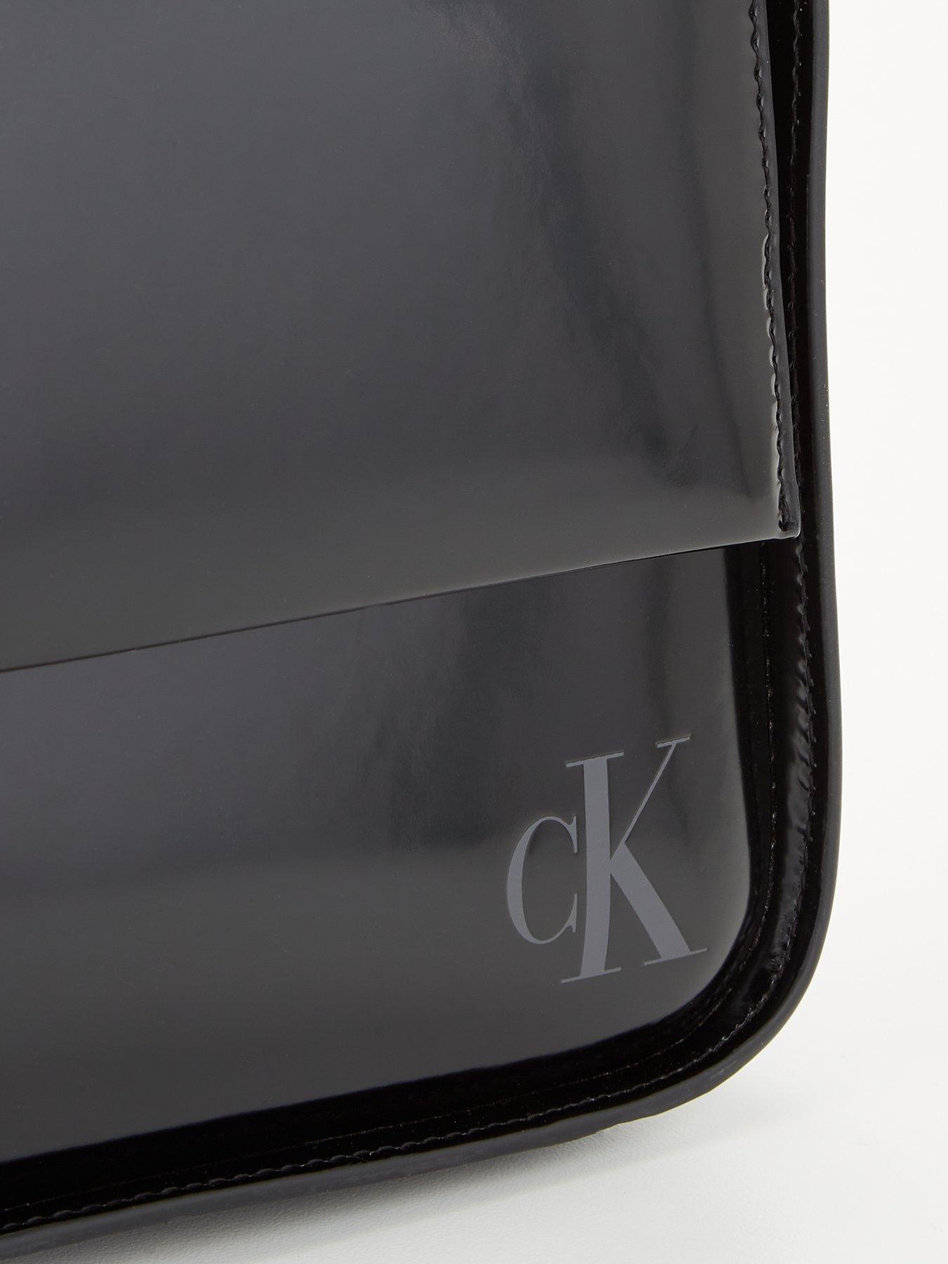 calvin-klein-jeans-shoulder-bag-blackoutfit