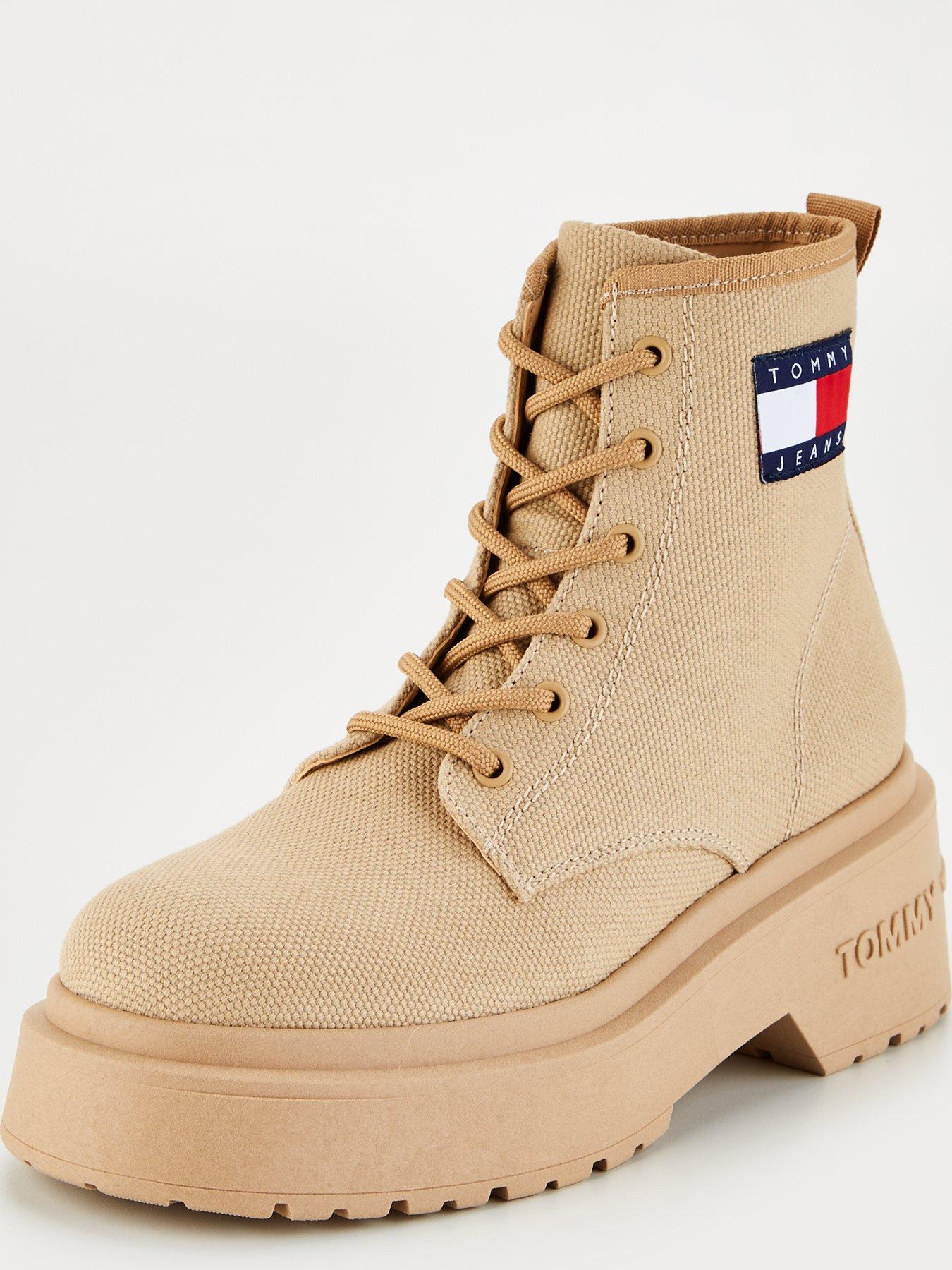 tommy-jeans-logo-lace-up-boots-beigestillFront