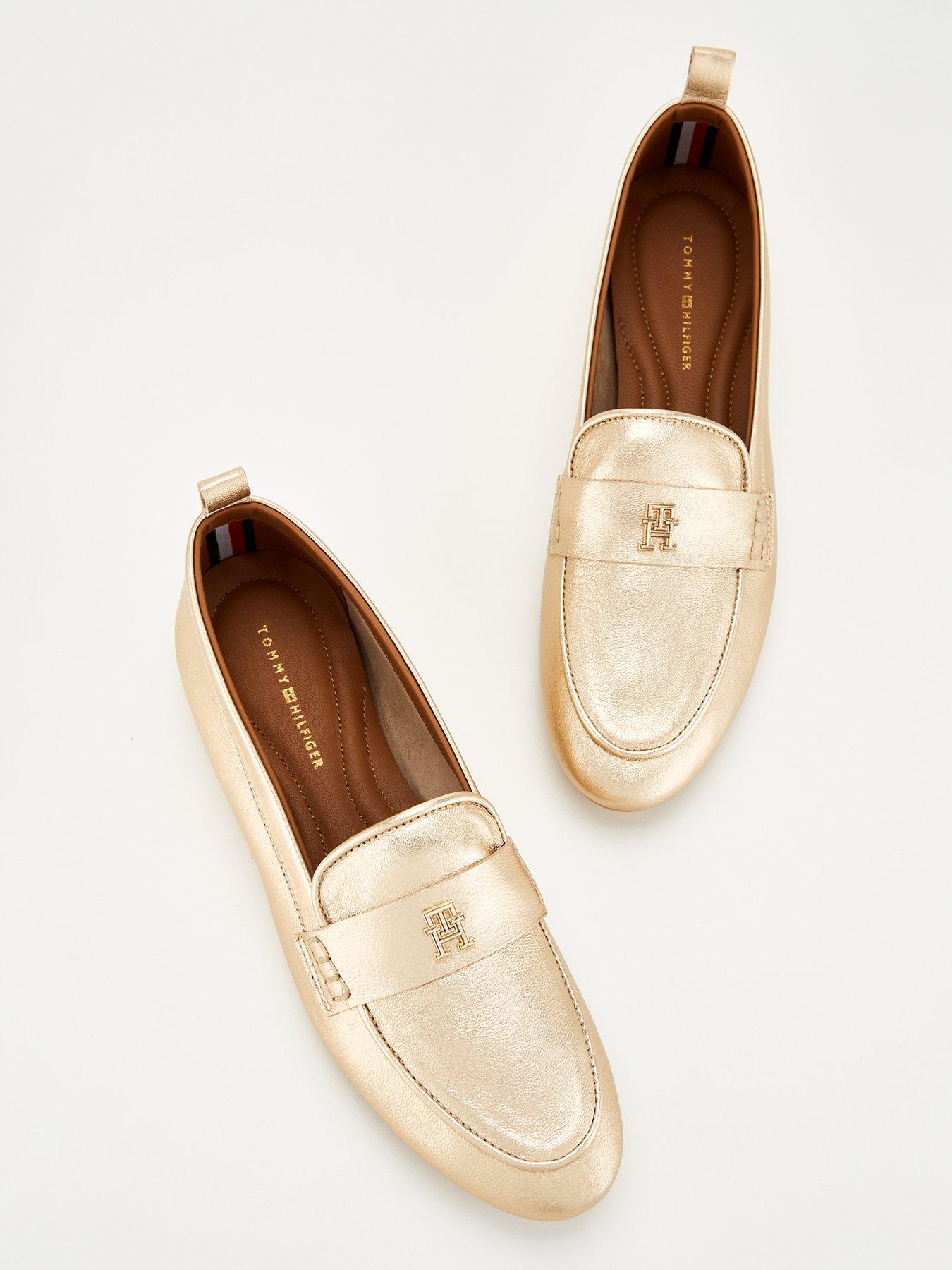 tommy-hilfiger-metallic-leather-moccasin-loafer-goldoutfit