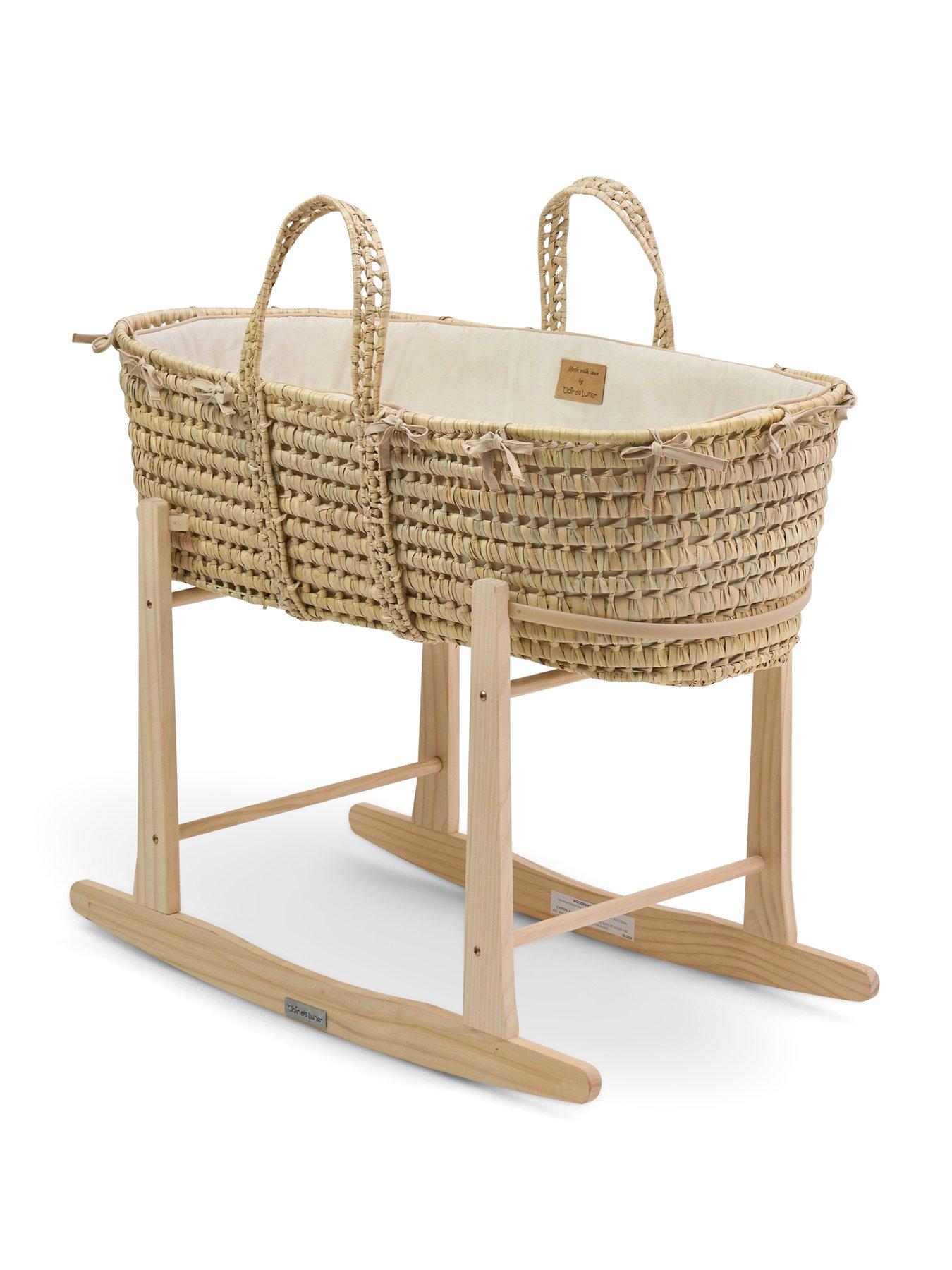 White Wicker Wheels Crib/baby Moses Basket + Complete Bedding White/dimple