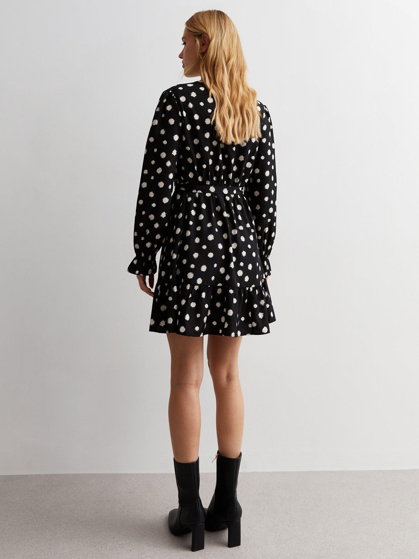 new-look-black-spot-print-v-neck-belted-mini-dressstillFront