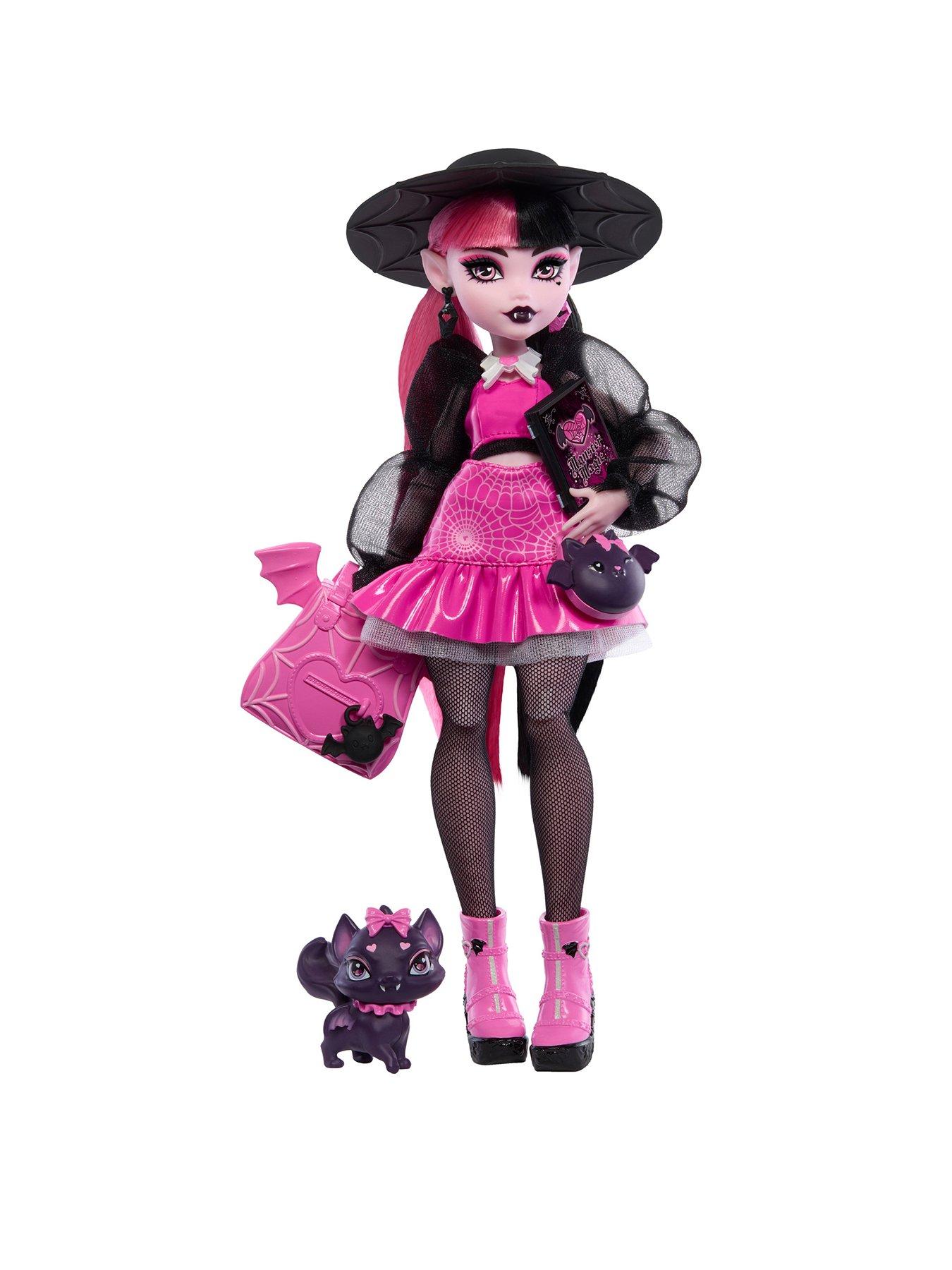 undefined Draculaura Fashion Doll  &  Accessories