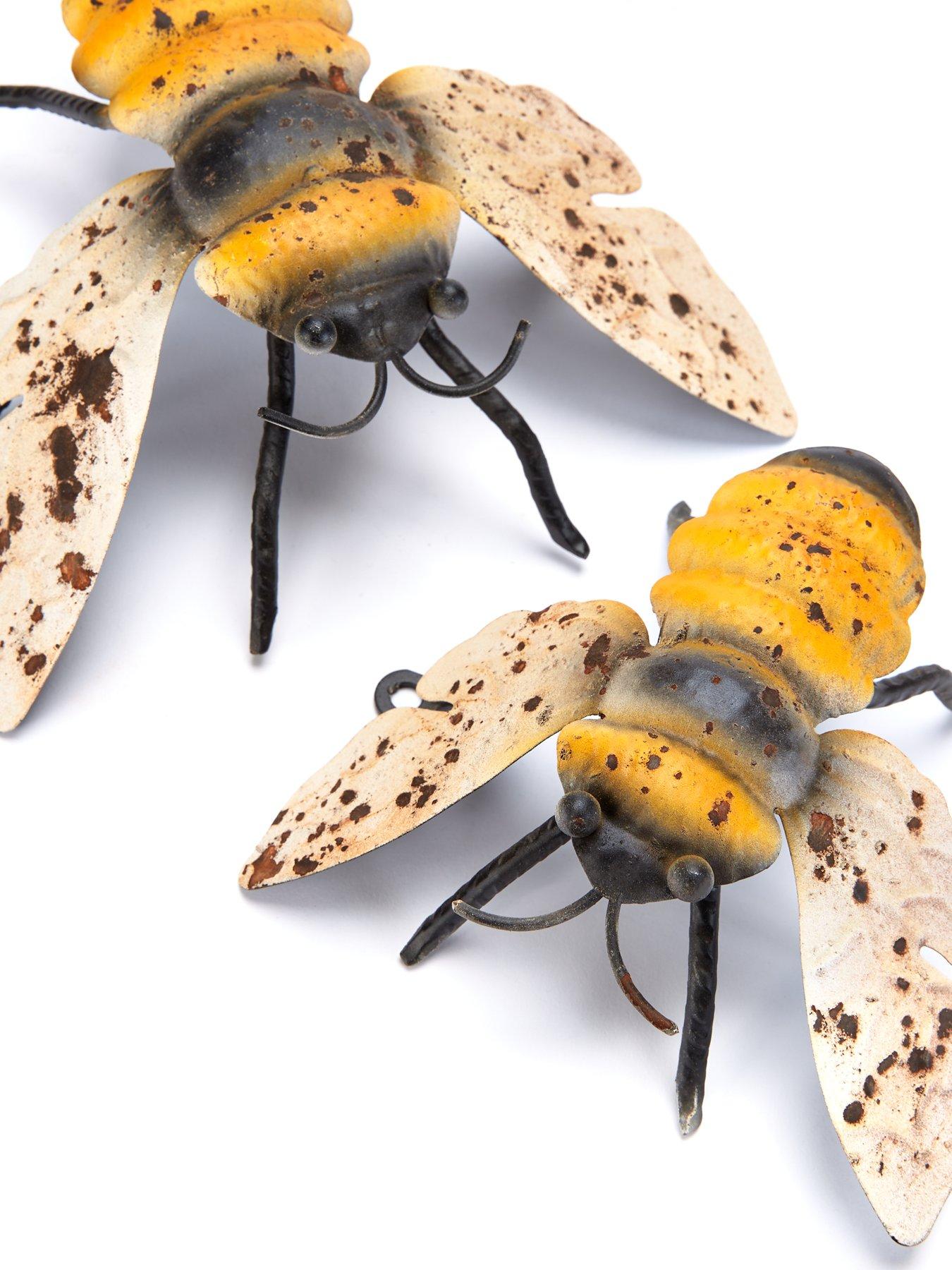 heaven-sends-metal-bee-decoration-setoutfit