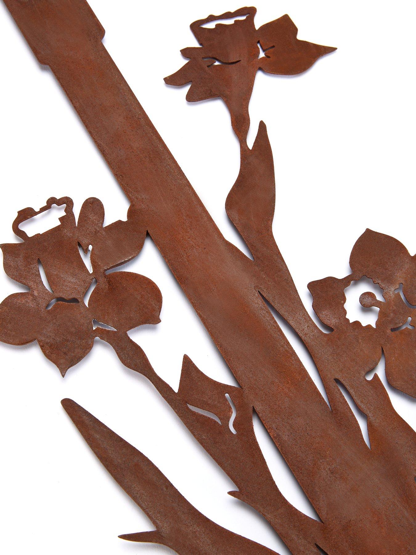 heaven-sends-metal-garden-spade-stakedetail