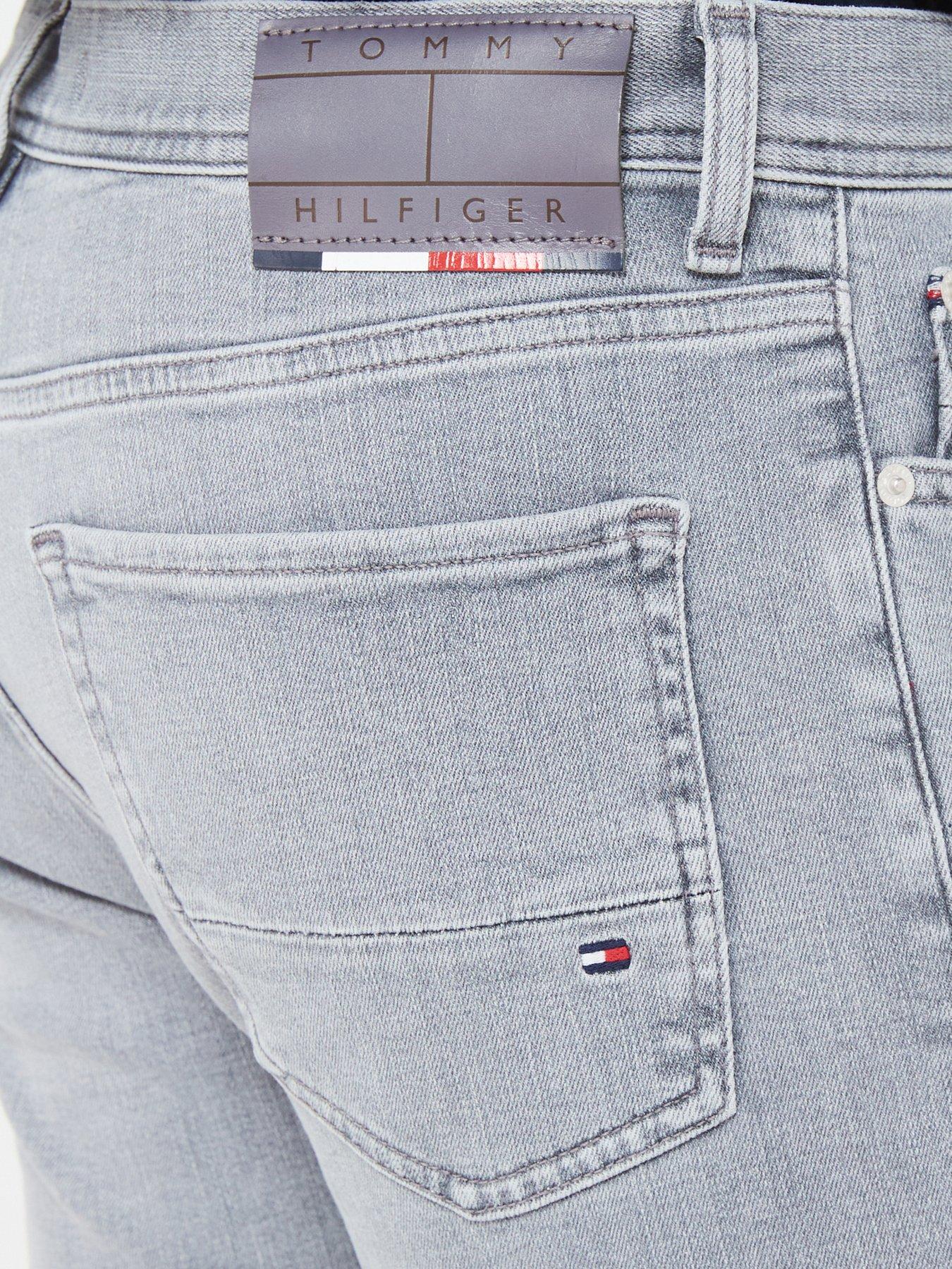 tommy-hilfiger-bleecker-slim-fit-jeans-reed-greyoutfit