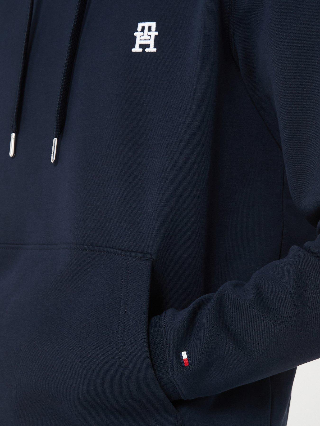 tommy-hilfiger-monogram-hoodie-navyoutfit