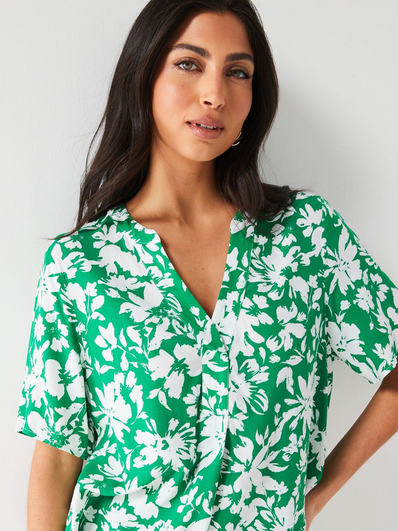 everyday-short-sleeve-notch-neck-floral-print-shirt-greenoutfit