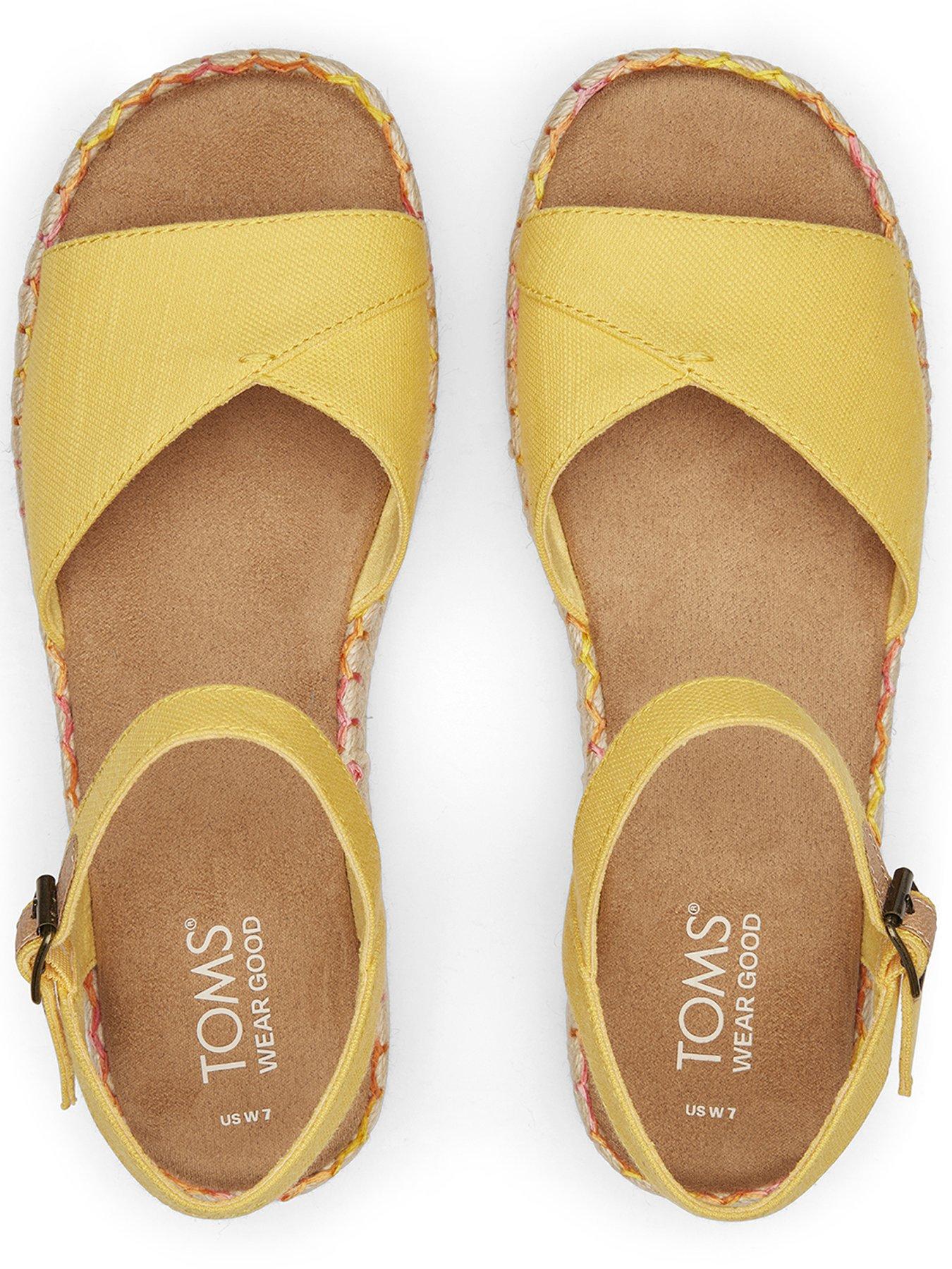 toms-toms-abby-yellow-sandaloutfit