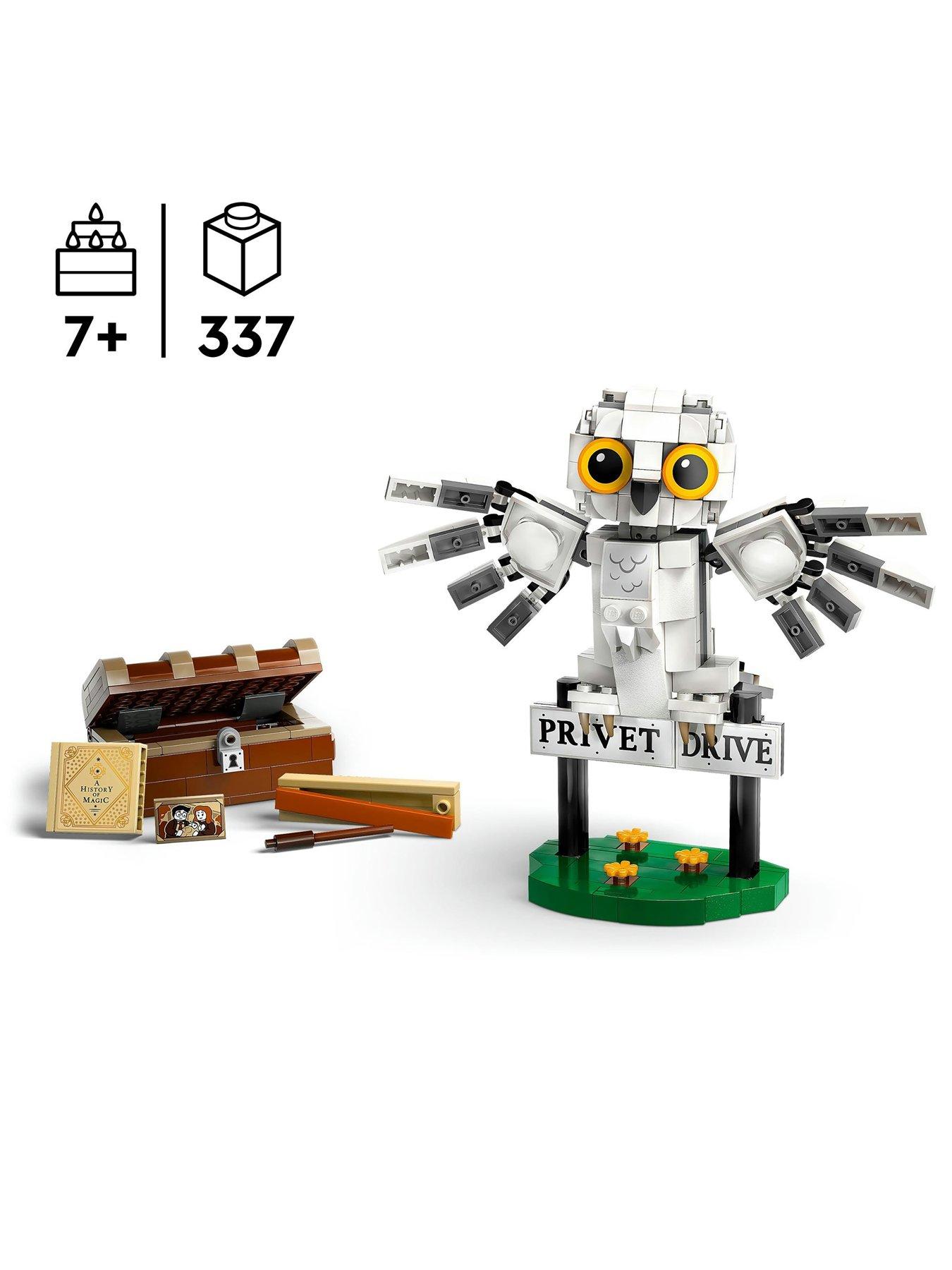 Image 2 of 7 of LEGO Harry Potter Hedwig at 4 Privet Drive Set 76425