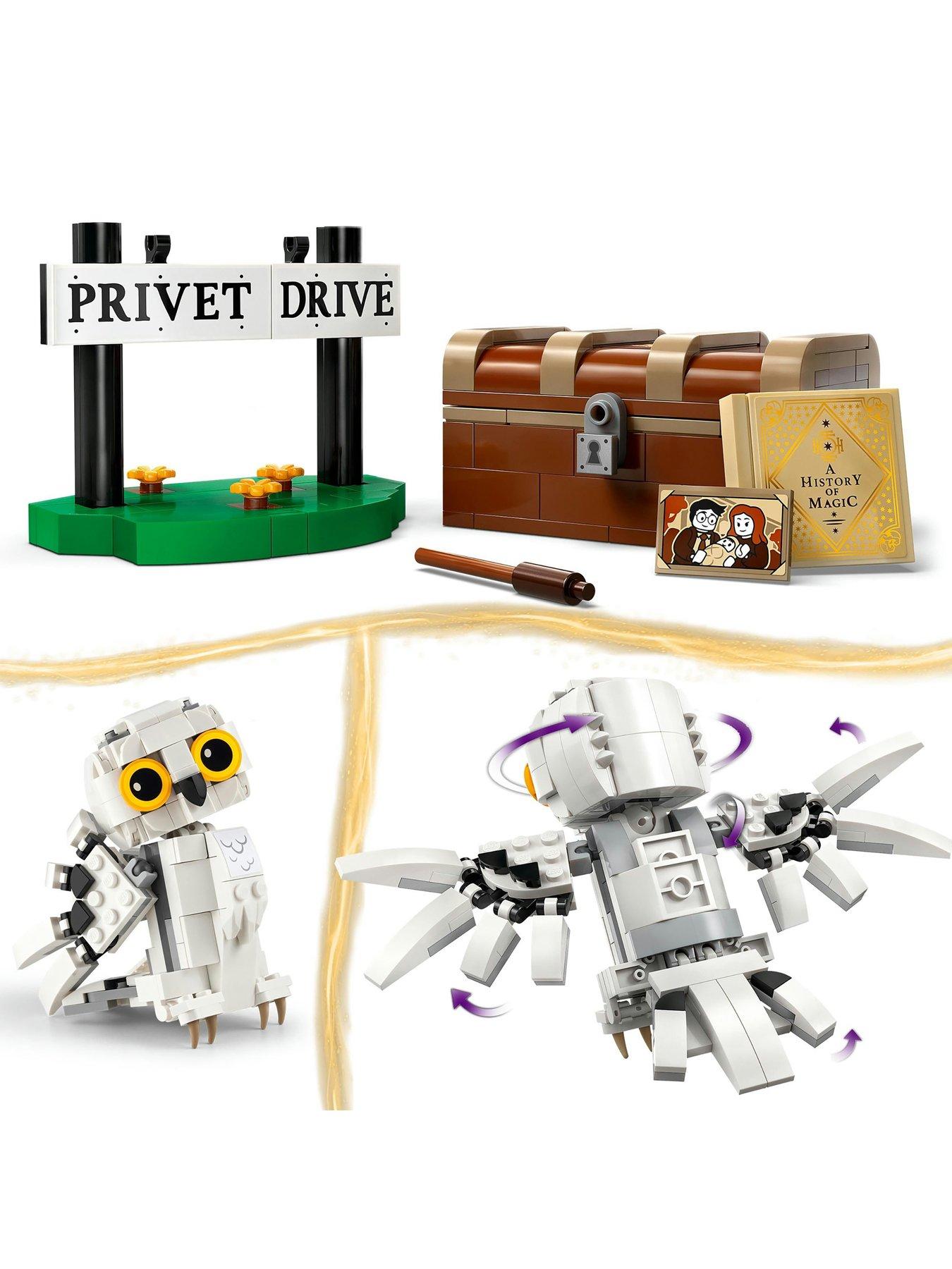 Image 3 of 7 of LEGO Harry Potter Hedwig at 4 Privet Drive Set 76425