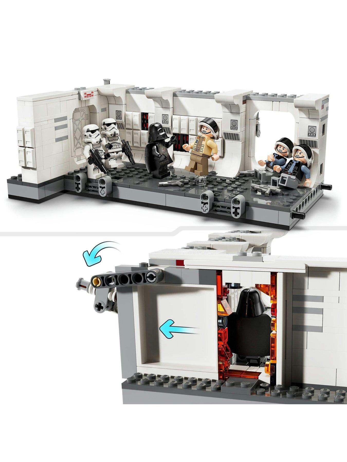 Image 3 of 8 of LEGO Star Wars Boarding the Tantive IV 75387