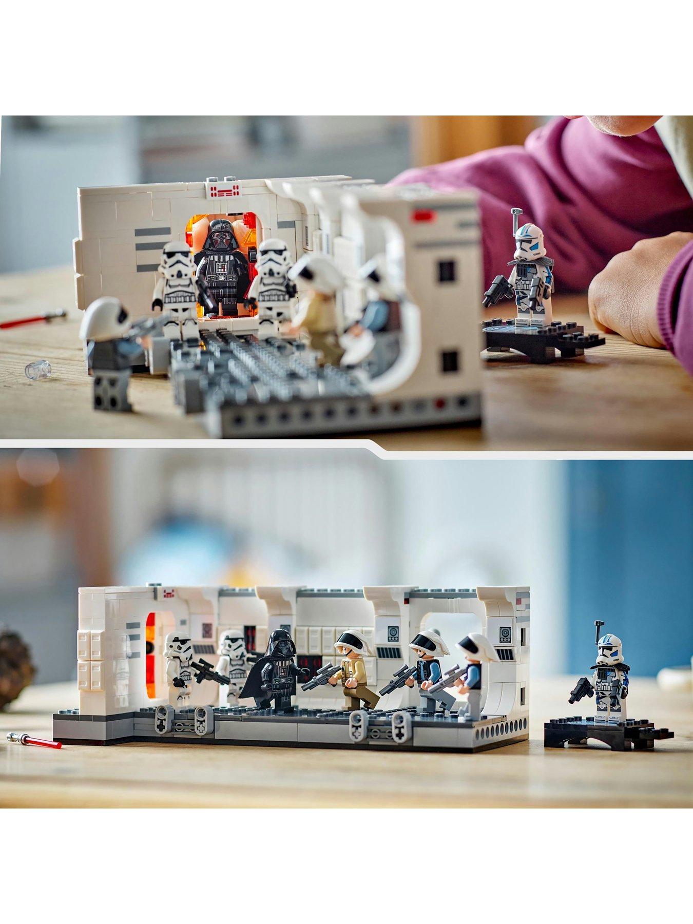 Image 5 of 8 of LEGO Star Wars Boarding the Tantive IV 75387