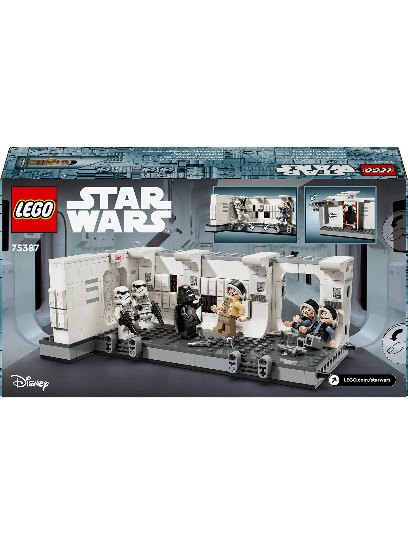 Image 7 of 8 of LEGO Star Wars Boarding the Tantive IV 75387
