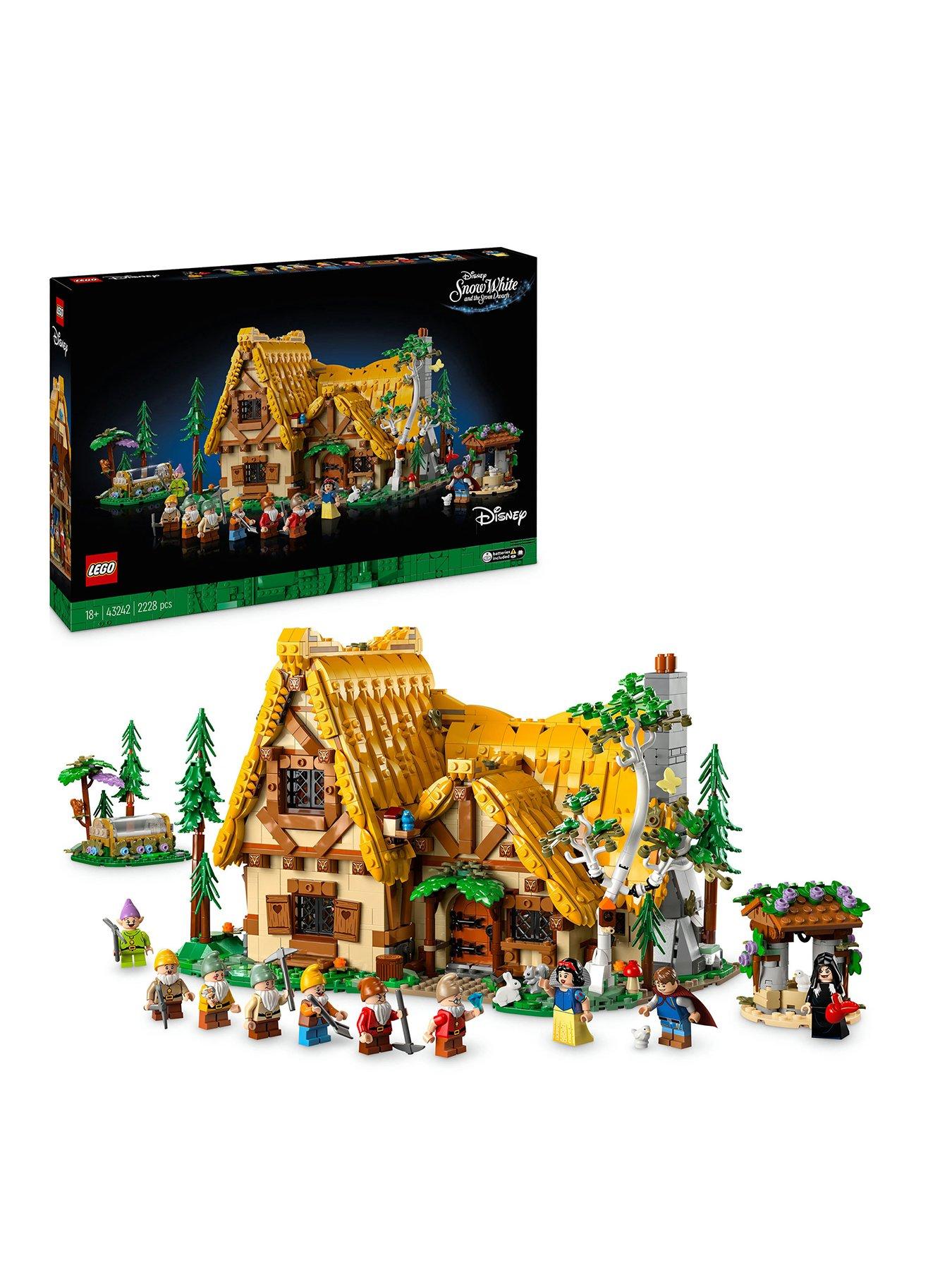 undefined Snow White and the Seven Dwarfs’ Cottage 43242