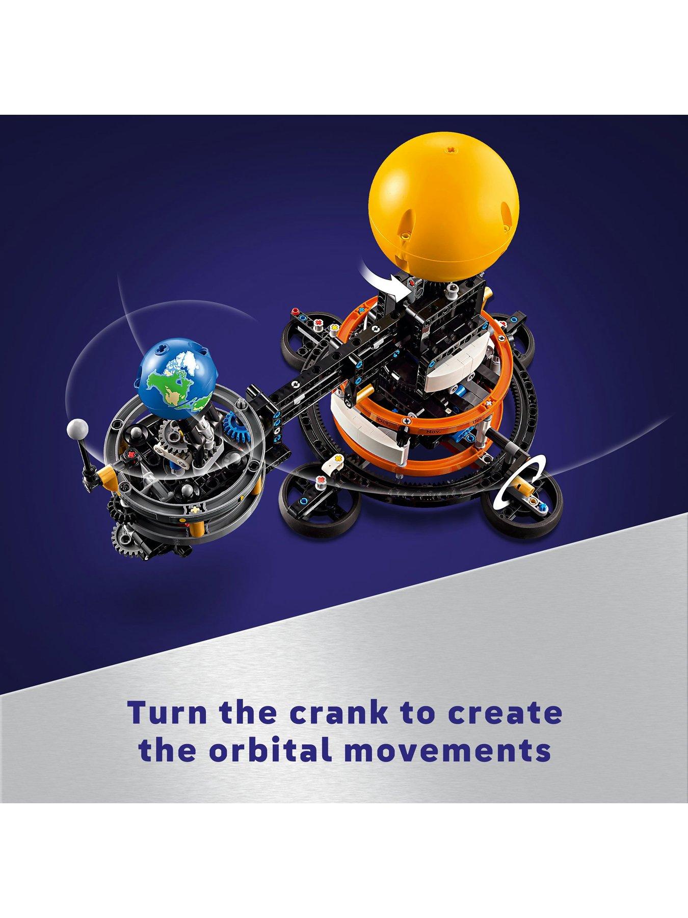 Image 4 of 8 of LEGO Technic Planet Earth and Moon in Orbit 42179