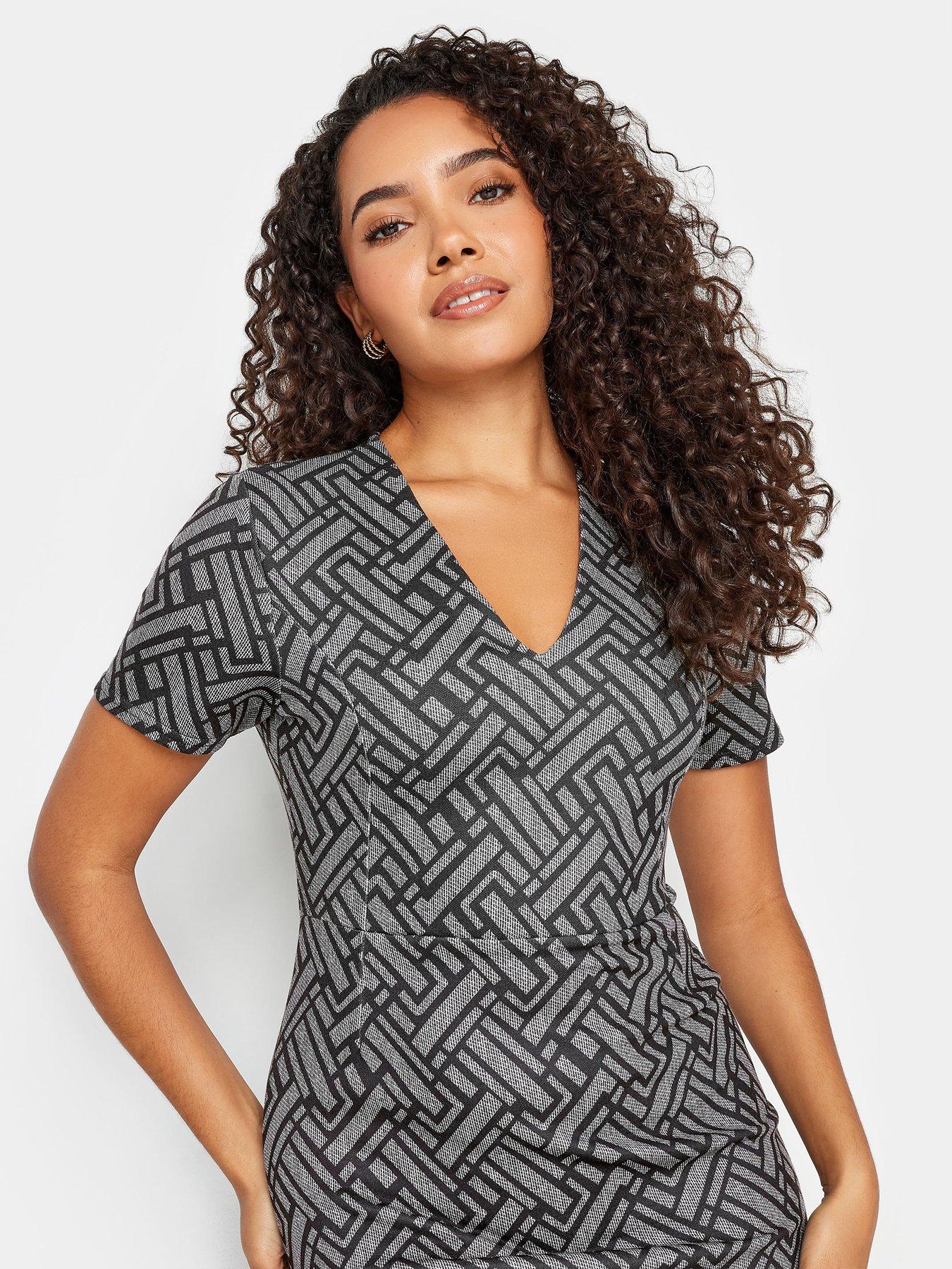 mco-grey-geometric-jacquard-v-neck-dressoutfit