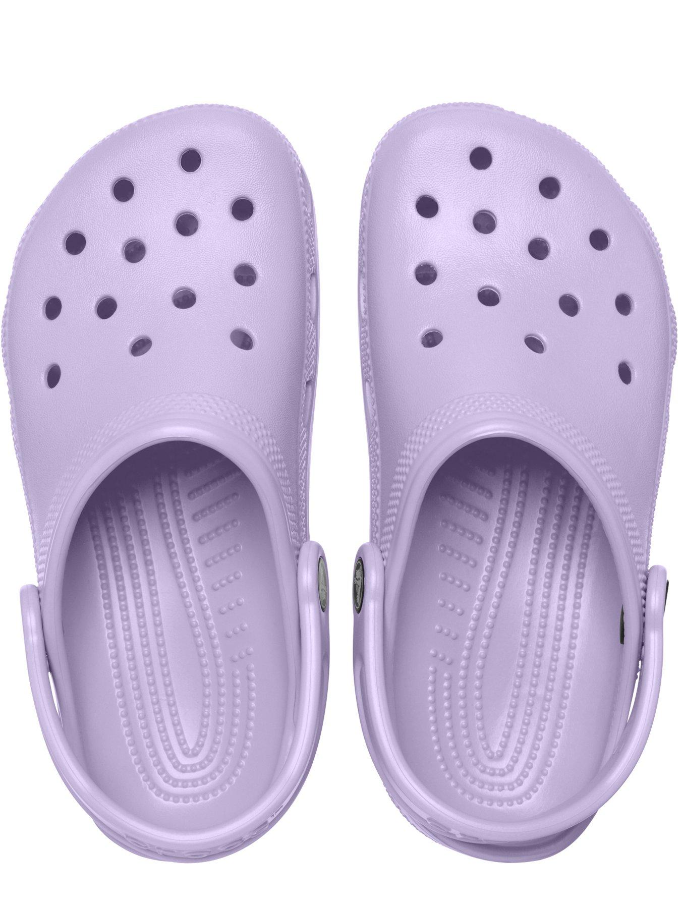 crocs-crocs-lavender-classic-clogoutfit