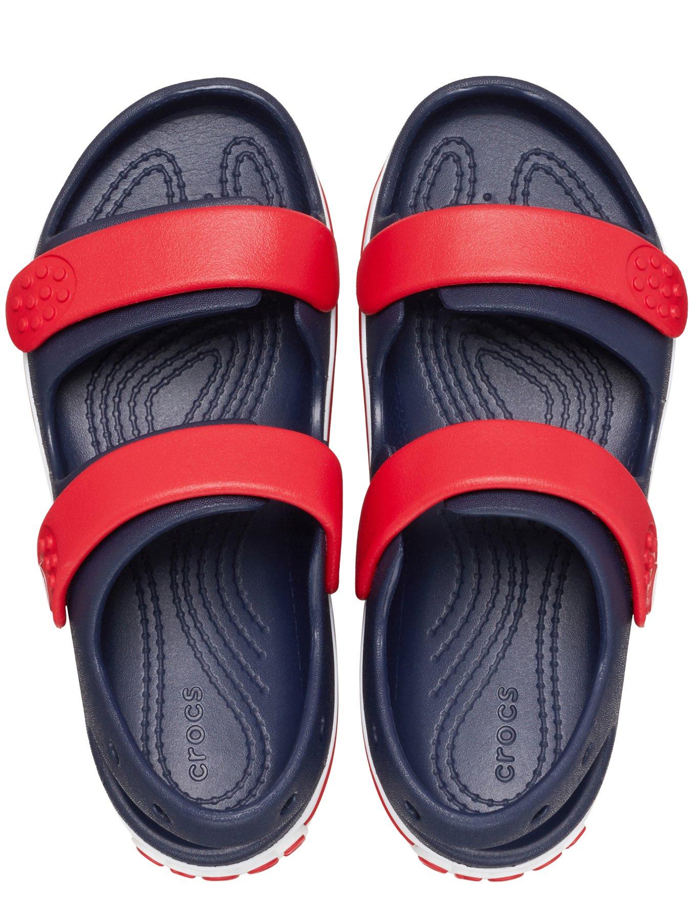 crocs-varsity-crocband-cruiser-sandal-navyoutfit