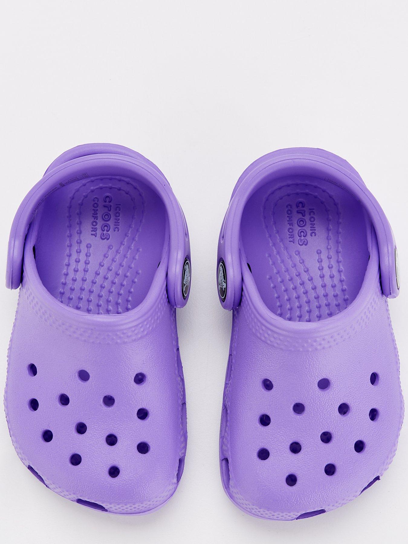 crocs-crocs-classic-clog-t-sandaloutfit