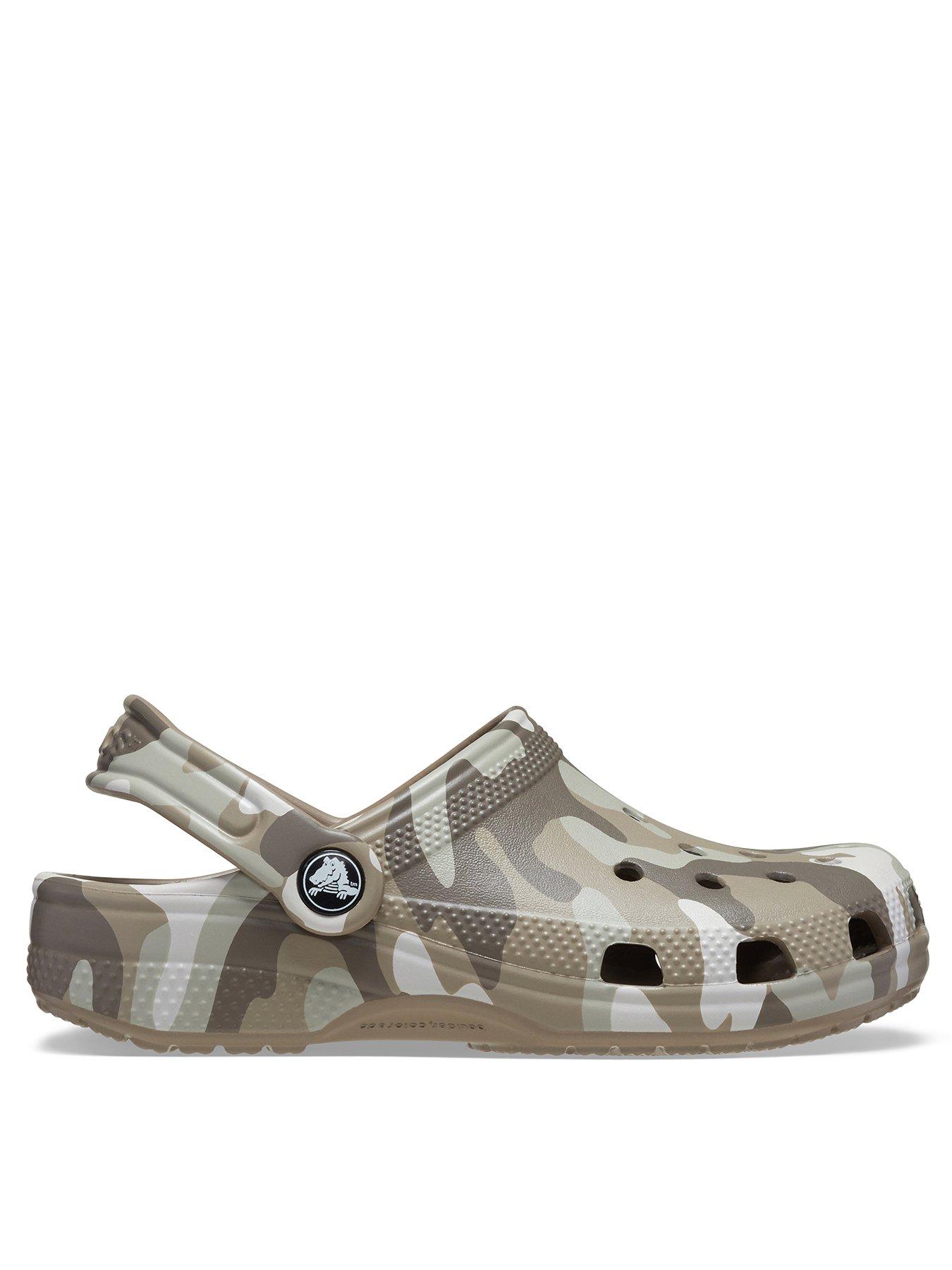 White crocs discount with camo strap