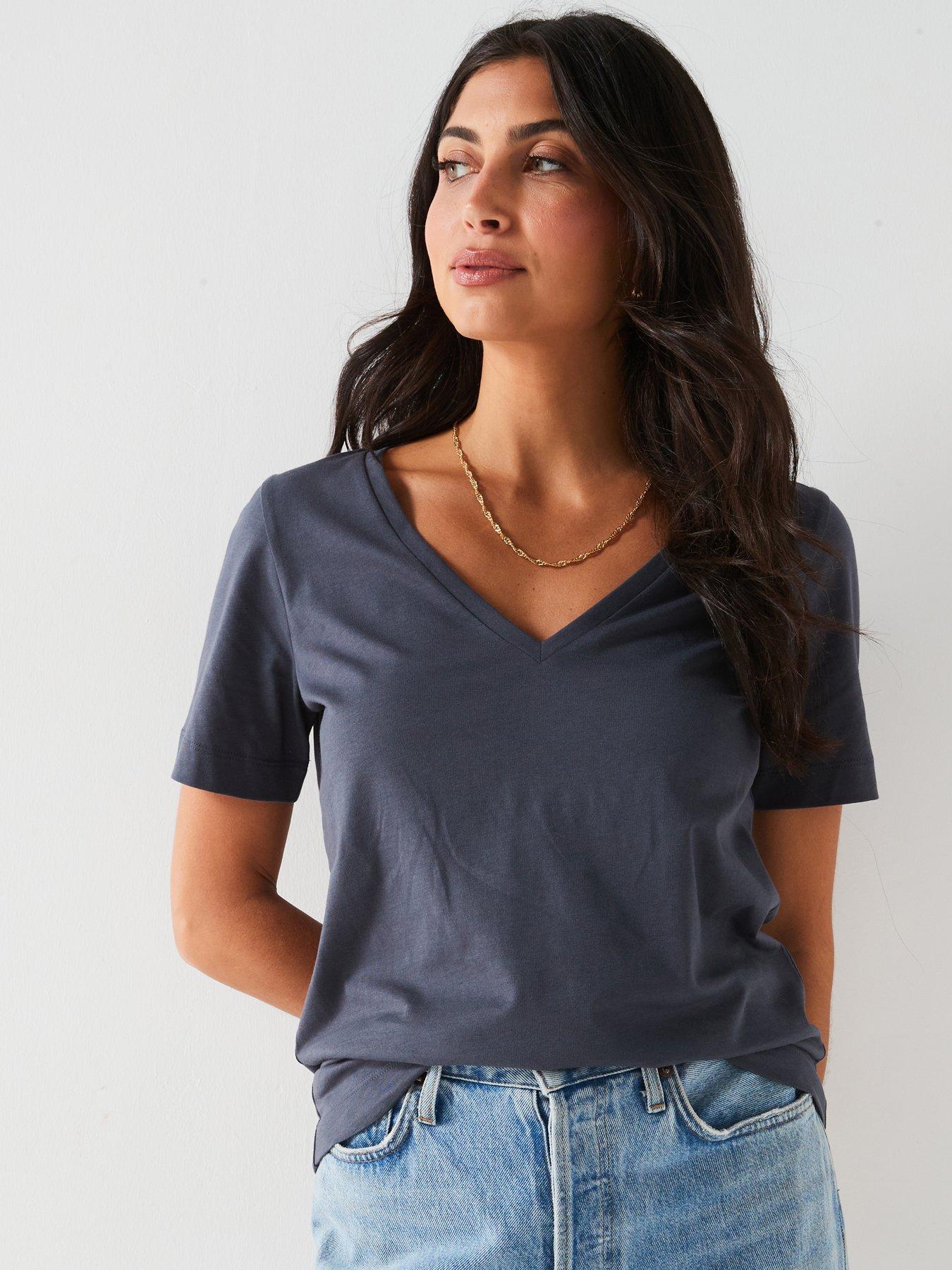 everyday-the-essential-v-neck-t-shirt-grey