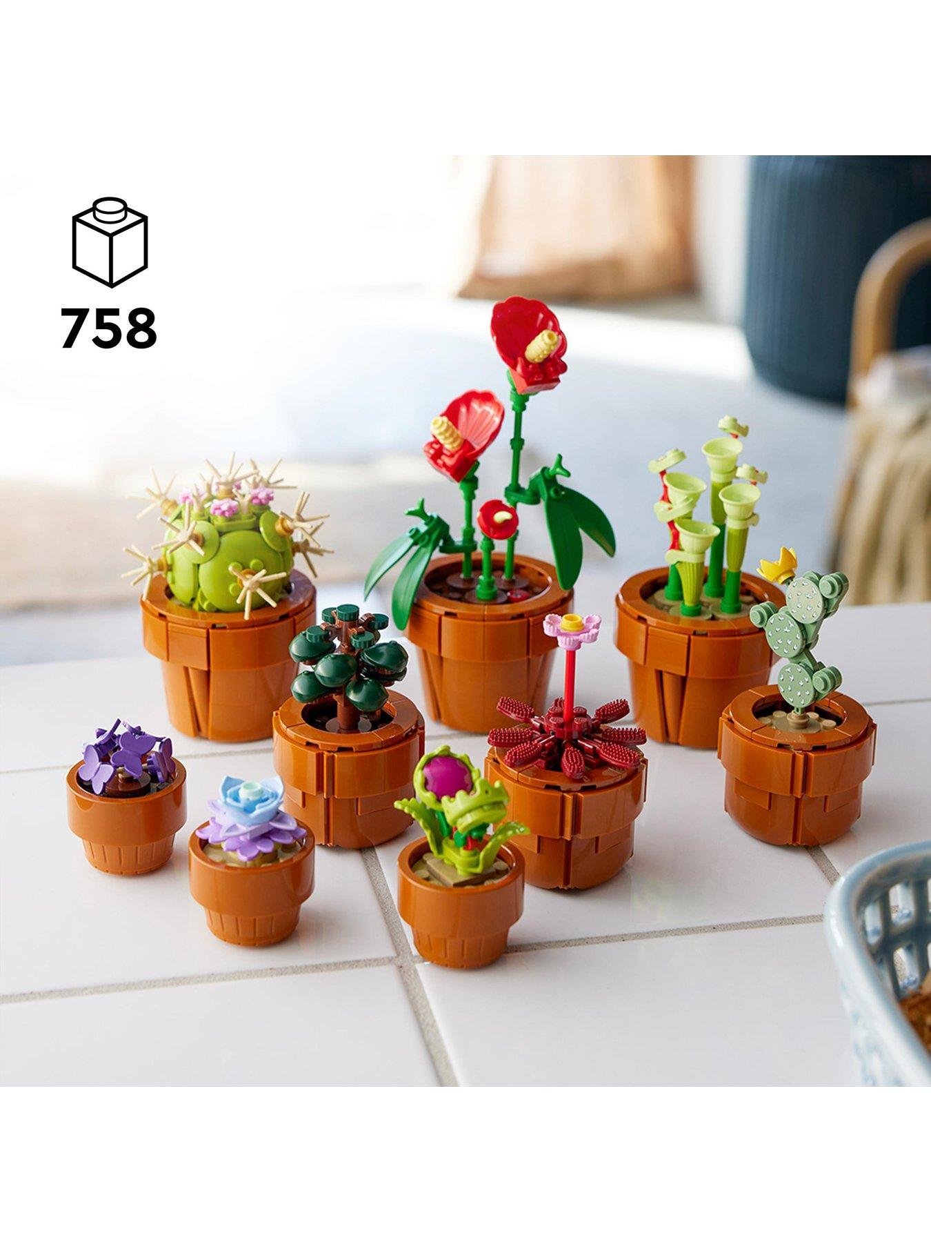 Image 2 of 8 of LEGO Botanical Botanicals Tiny Plants 10329