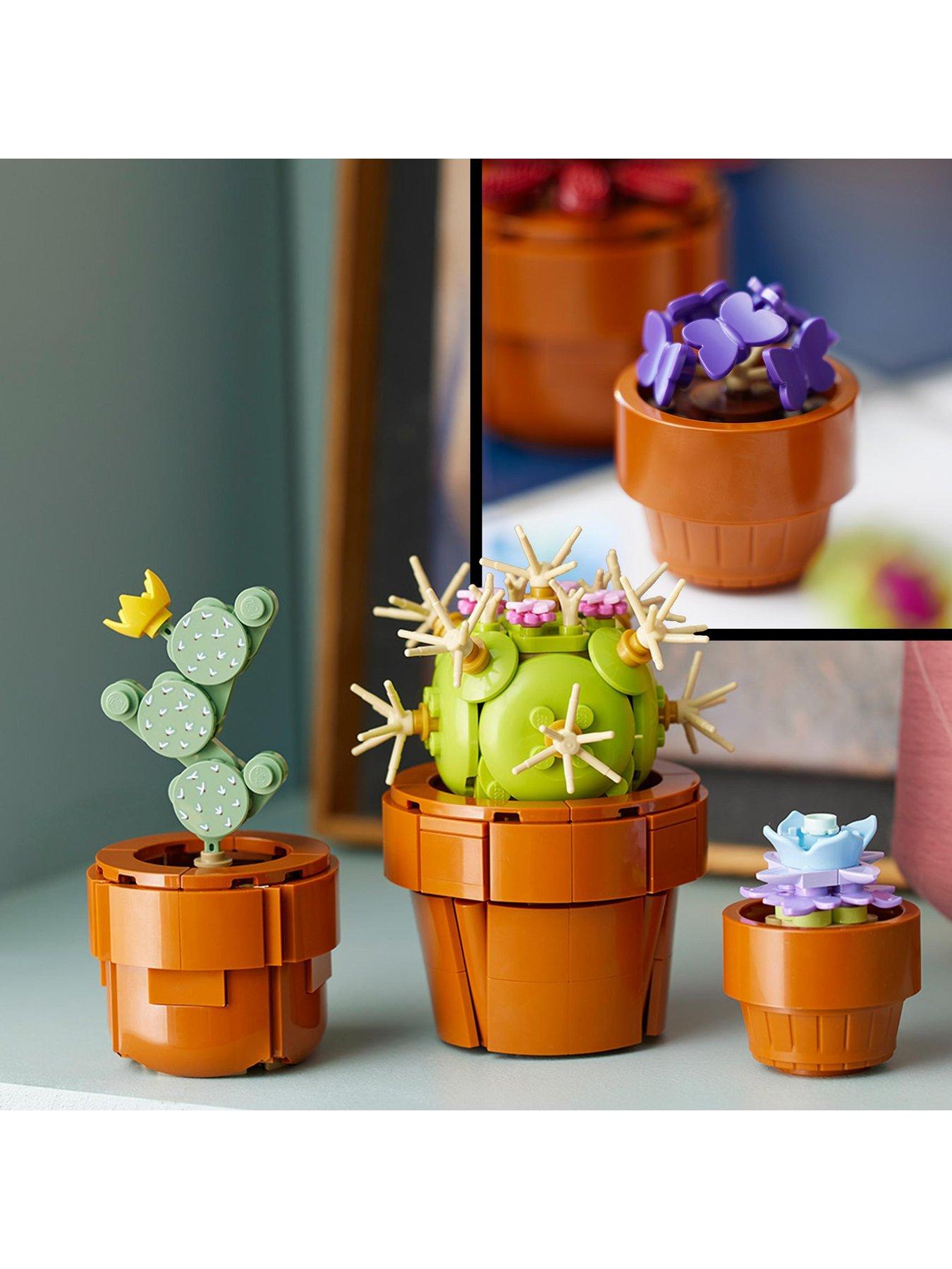 Image 5 of 8 of LEGO Botanical Botanicals Tiny Plants 10329